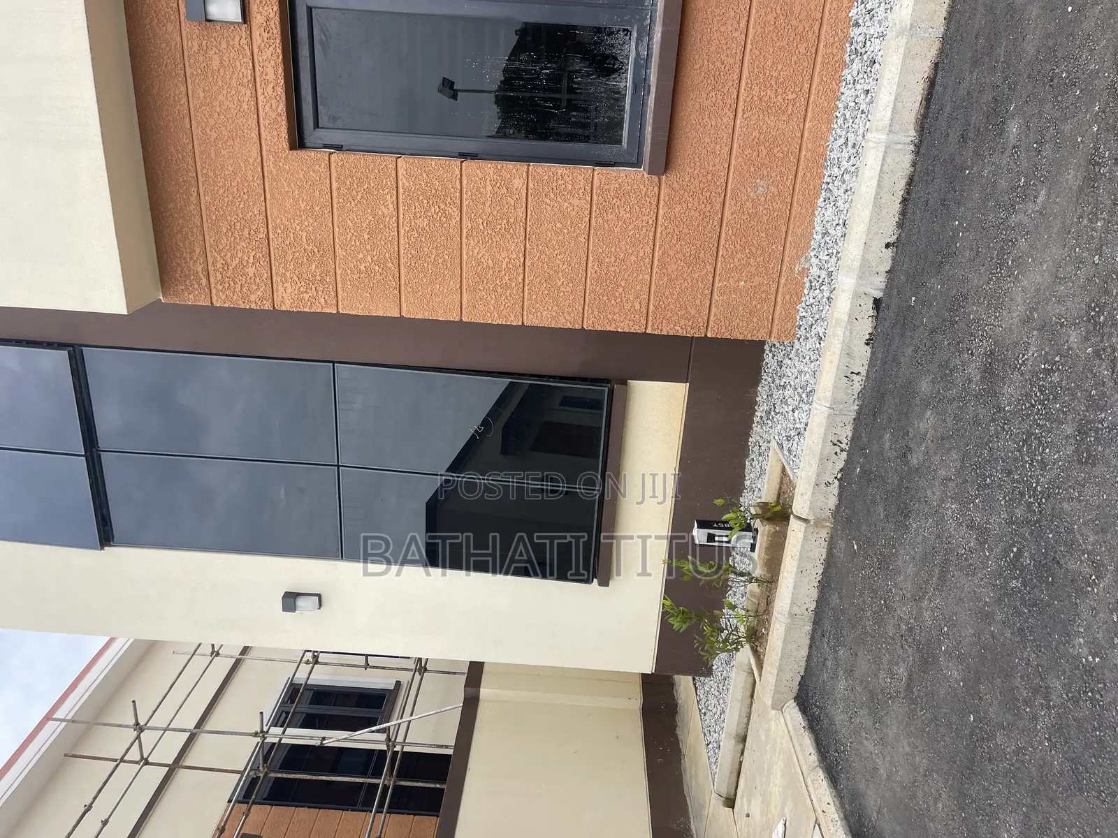 4bdrm Duplex in Life Camp for sale
