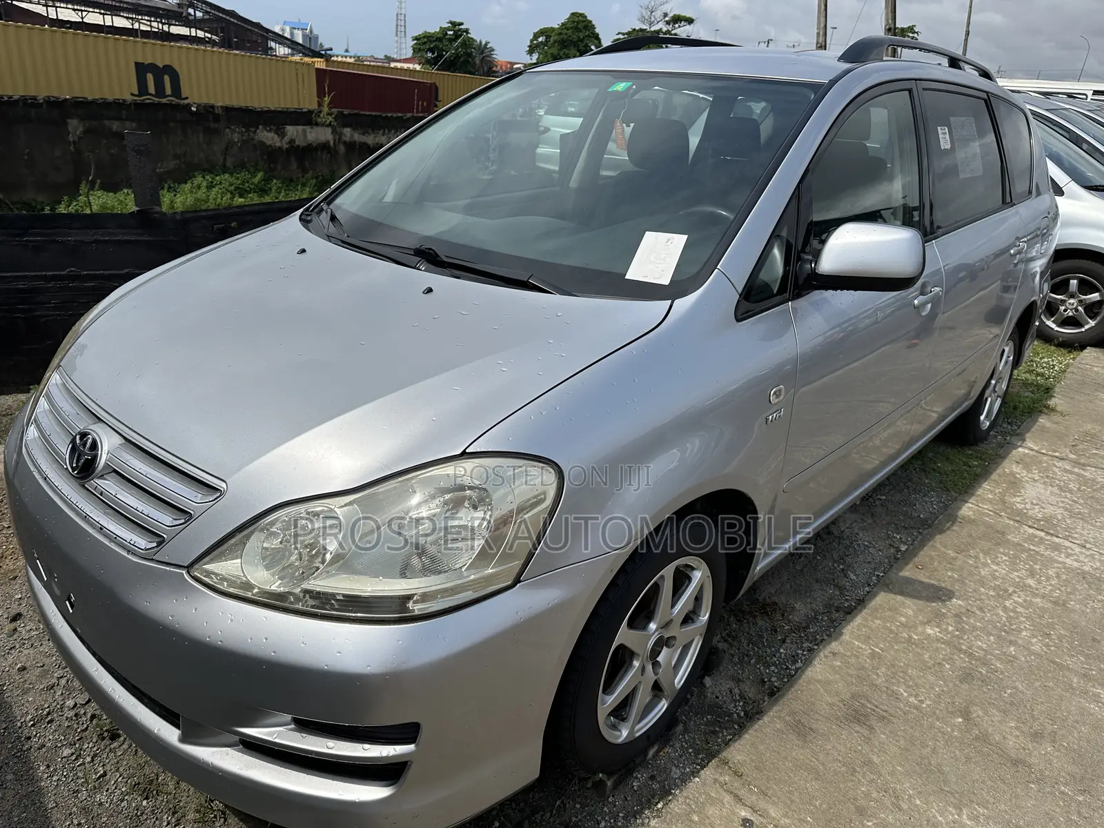 Toyota Avensis Verso 2.0 Petrol 2001 Silver