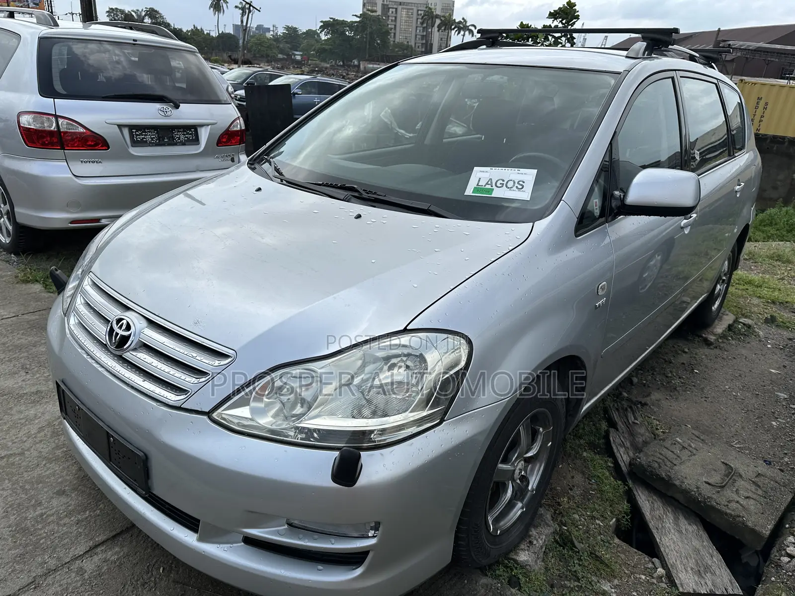 Toyota Avensis Verso 2.0 Petrol 2002 Silver