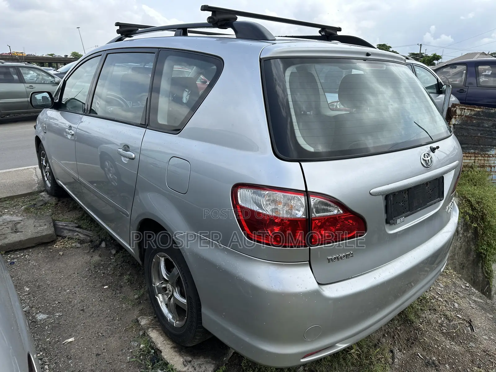 Toyota Avensis Verso 2.0 Petrol 2002 Silver