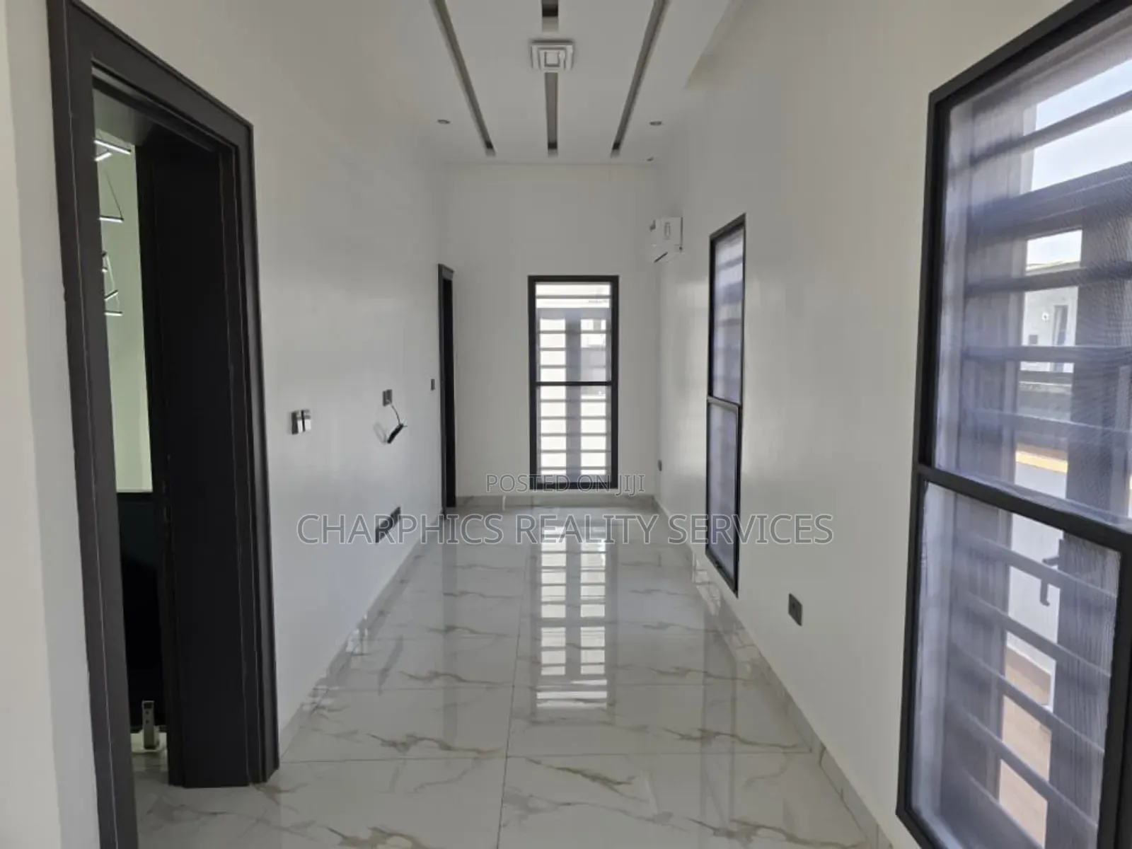 5bdrm Duplex in Jahi for sale