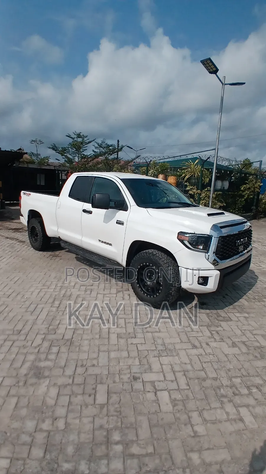 Toyota Tundra TRD Pro 5.7L V8 4x4 Double Cab 6.6 ft. box 145.7 in. WB