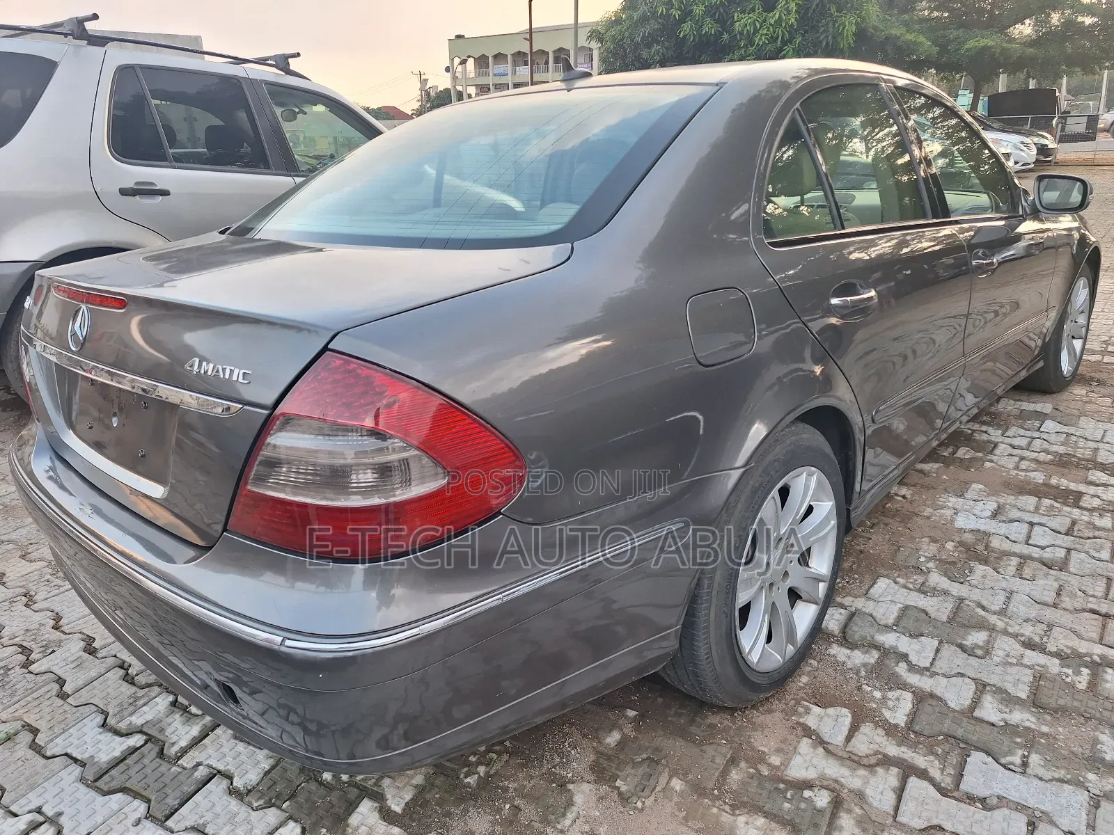 Mercedes-Benz E350 Base 4Matic Sedan AWD (3.5L 6cyl 5A) 2009 Gray