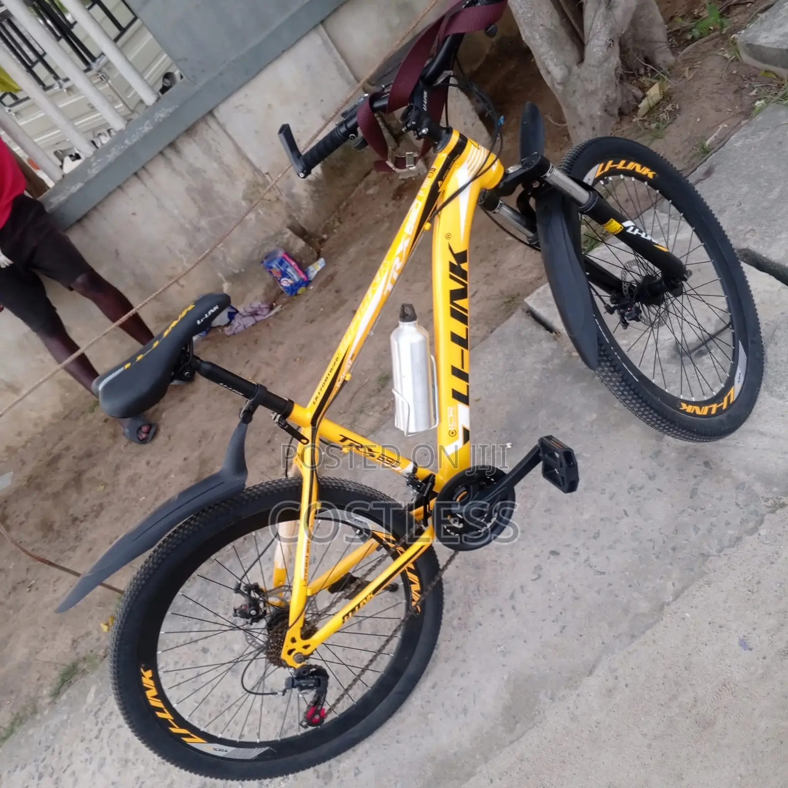 Wide Tire Mountain Bike - Dual Disc Brakes