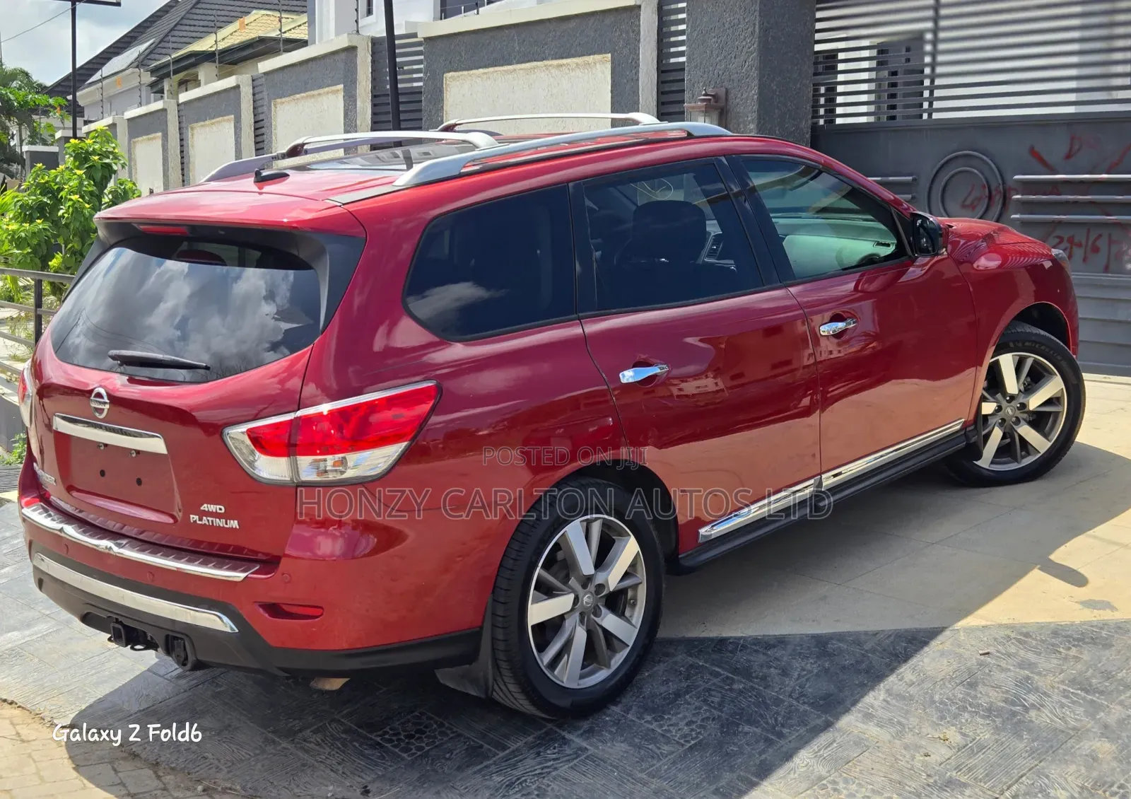 Nissan Pathfinder Platinum 4dr SUV 4WD (3.5L 6cyl CVT) 2014 Red