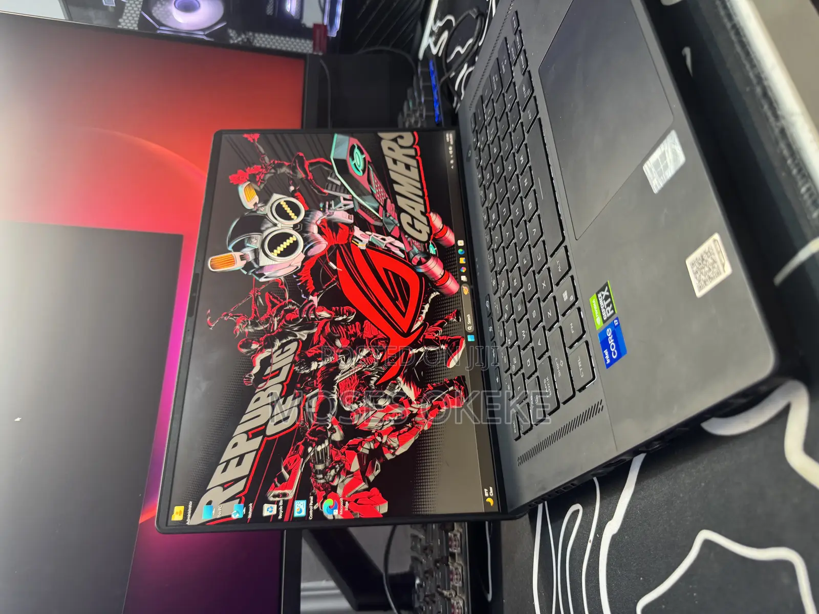 Laptop Asus ROG Zephyrus G16 16GB Intel Core I7 SSD 1T