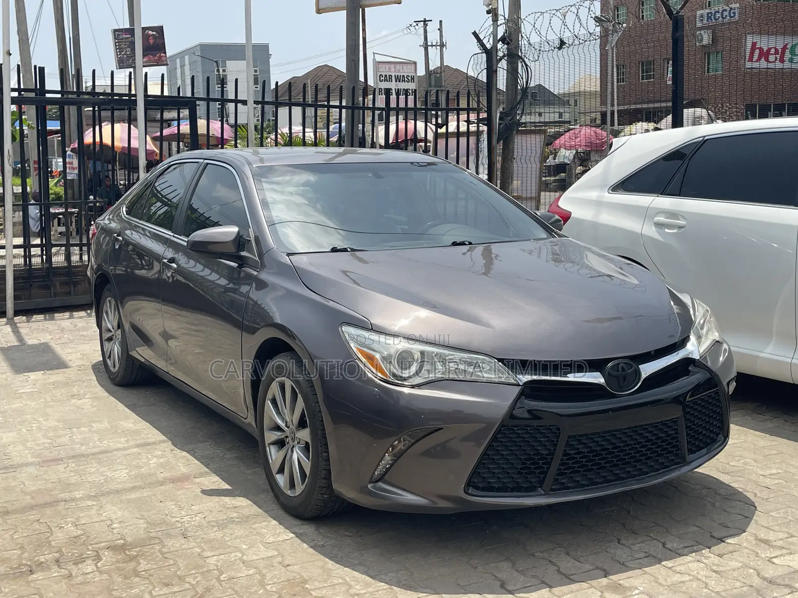 Toyota Camry XLE 4dr Sedan (2.5L 4cyl 6A) 2015 Gray