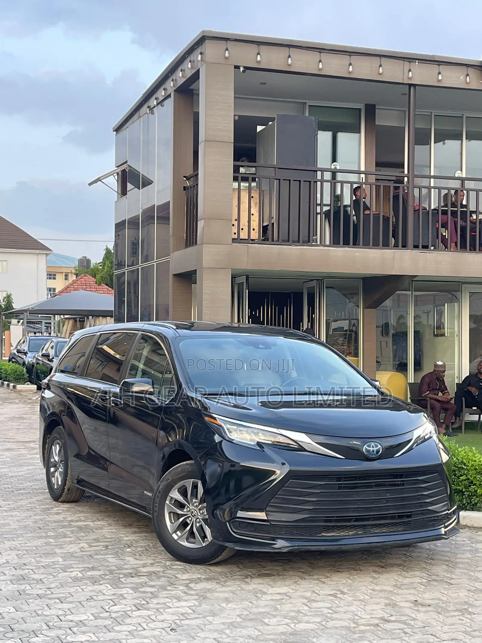 Toyota Sienna XLE 2022 Black