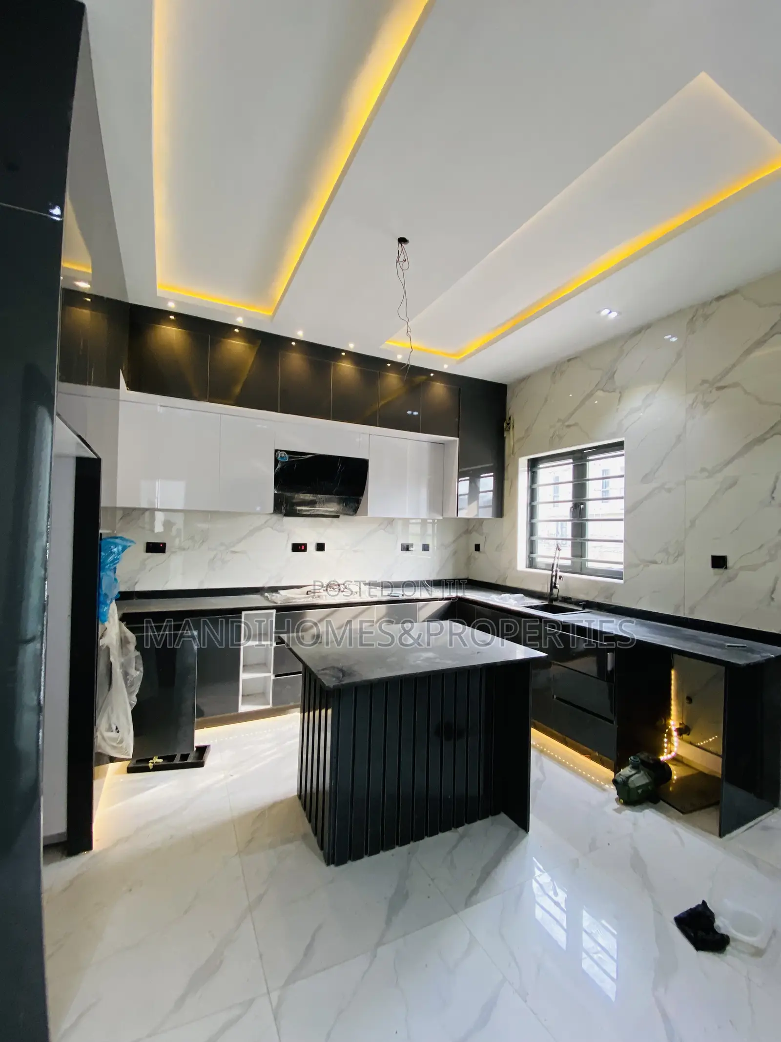 5bdrm Duplex in Royal Garden, Ajah for sale