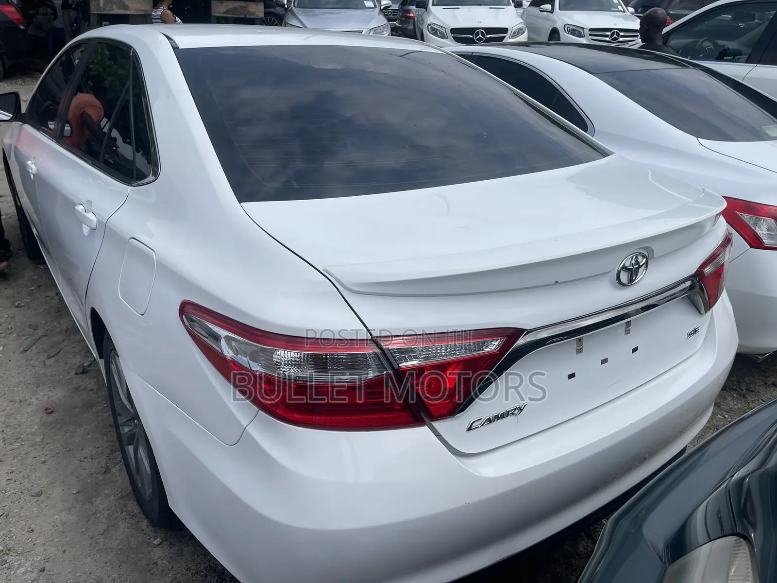 Toyota Camry SE 4dr Sedan (2.5L 4cyl 6A) 2015 White
