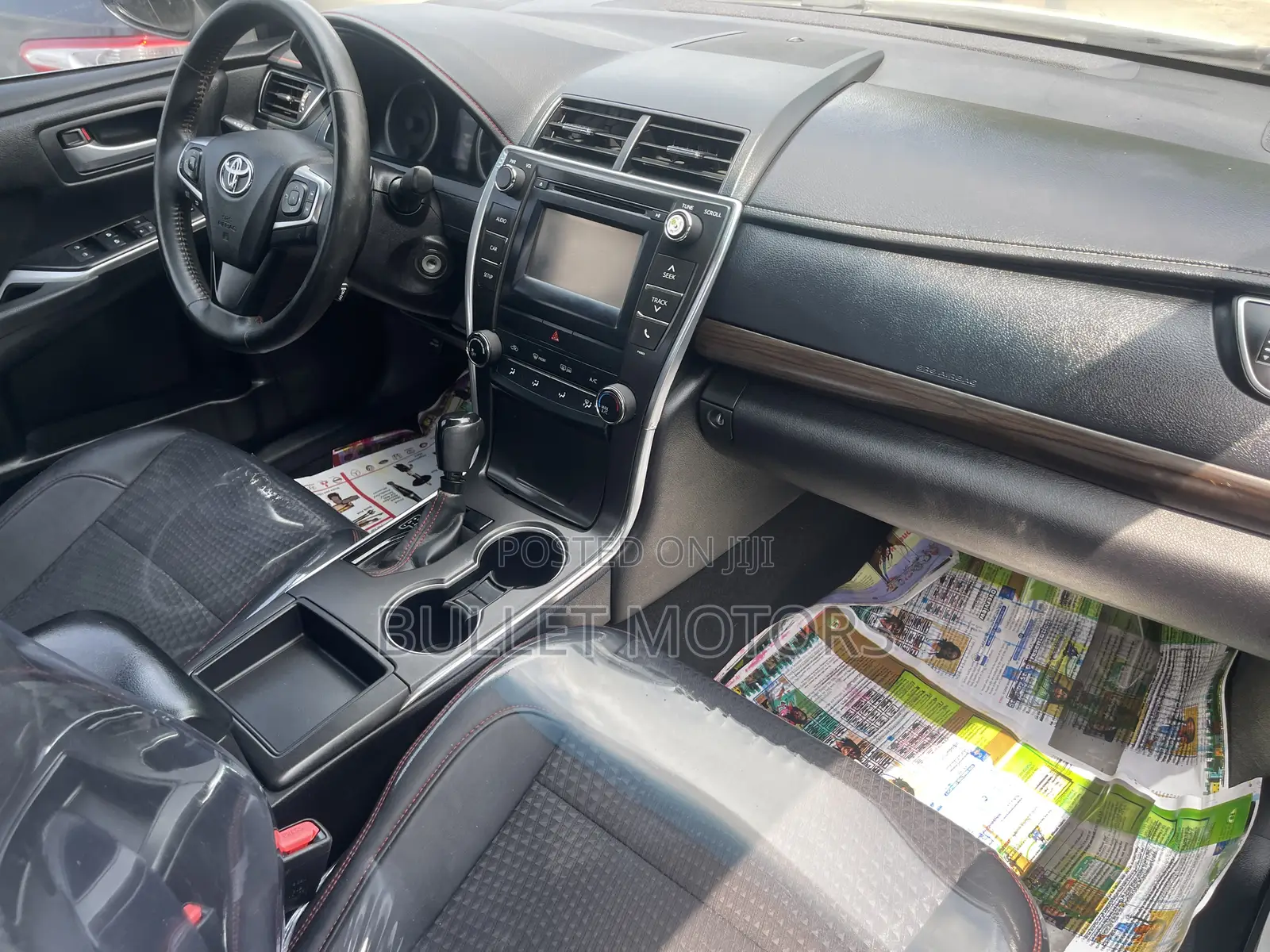 Toyota Camry SE 4dr Sedan (2.5L 4cyl 6A) 2015 White