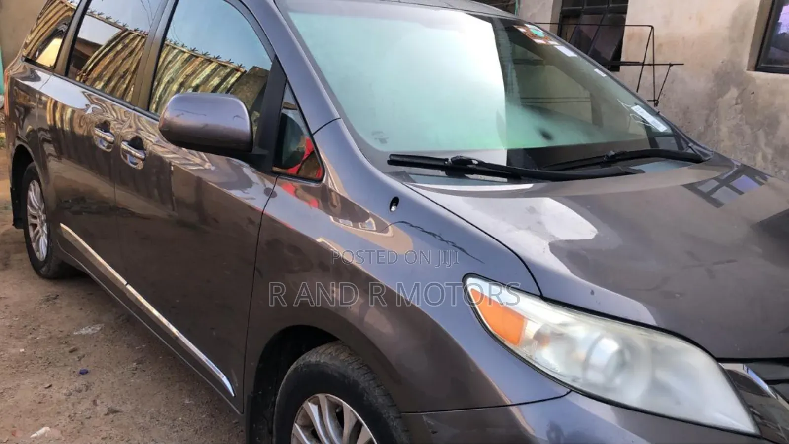 Toyota Sienna 2014 Brown