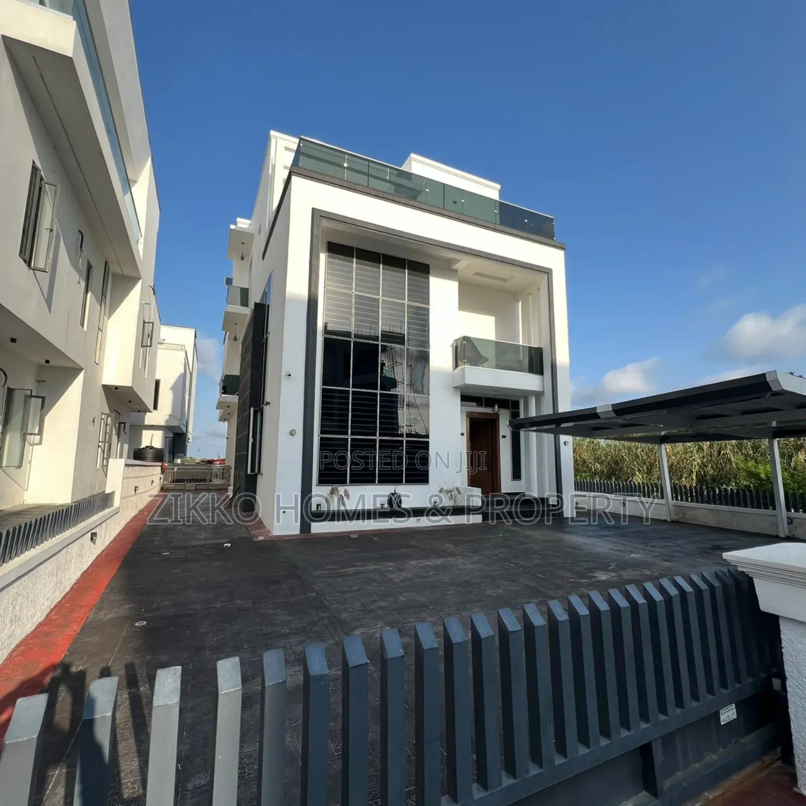 5bdrm Duplex in Ikota, Lekki for sale
