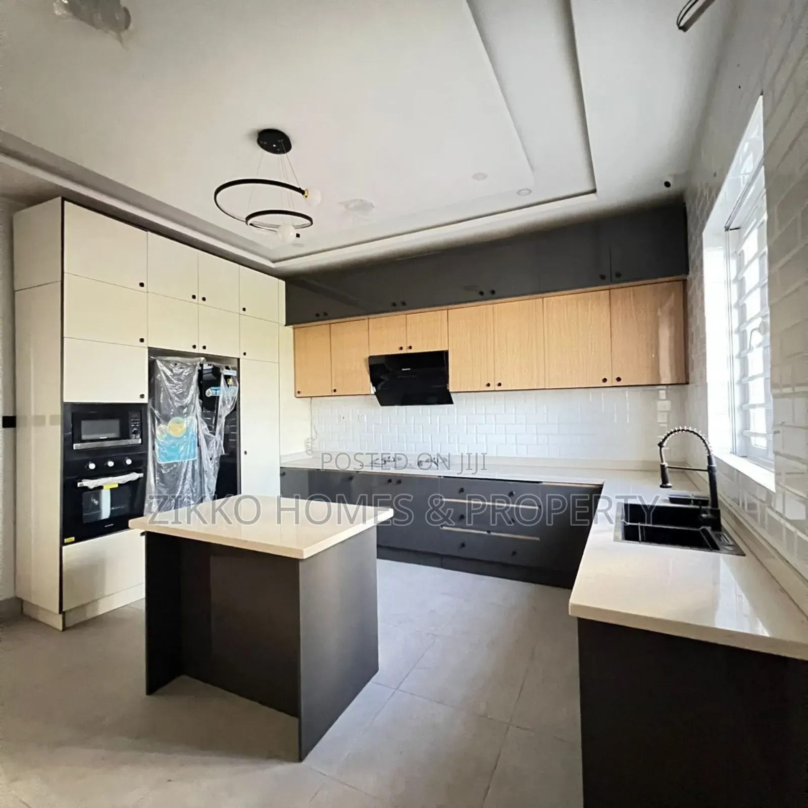 5bdrm Duplex in Ikota, Lekki for sale