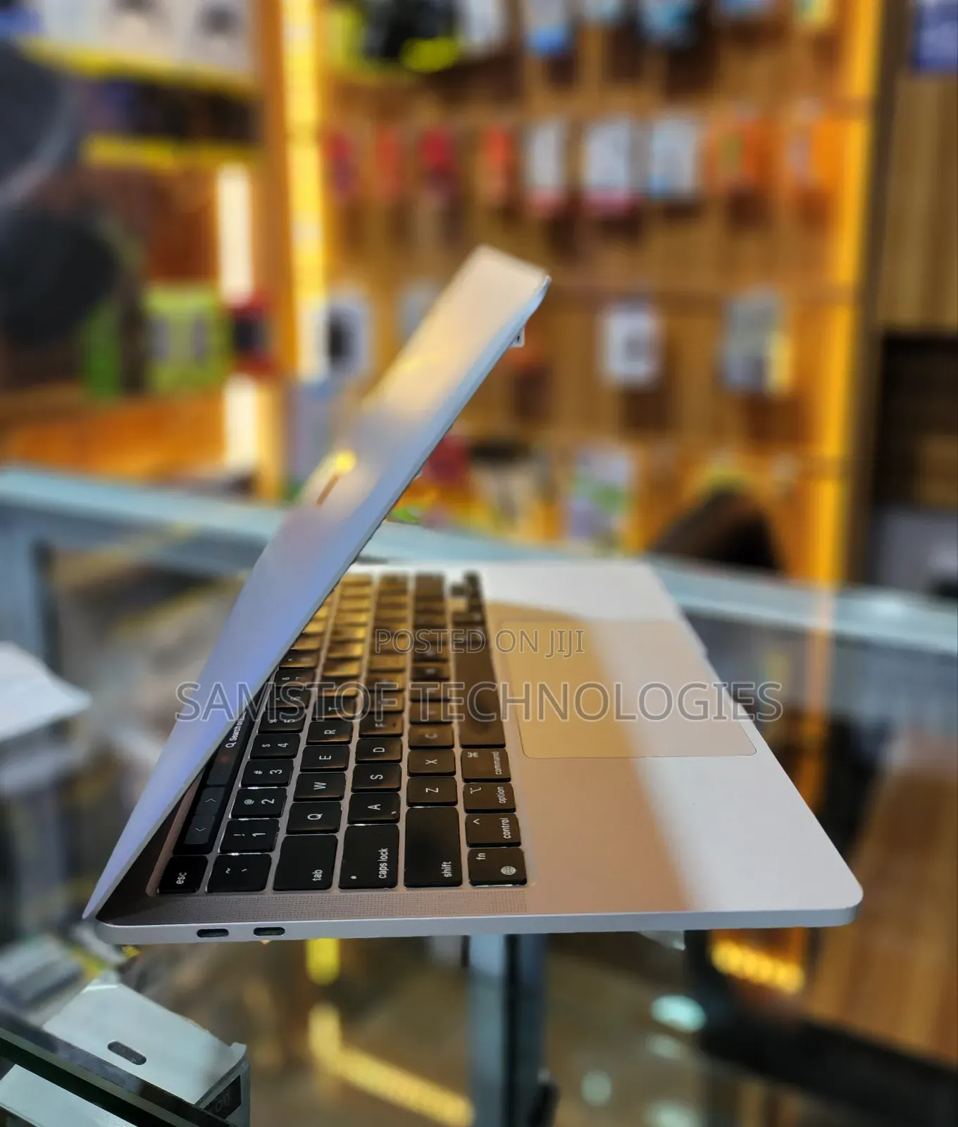 Laptop Apple MacBook Pro 2020 M1 16GB Apple M1 SSD 512GB