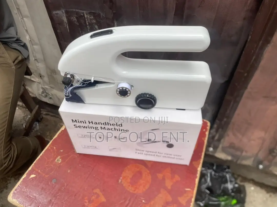 Handheld Sewing Machine (Batteries/Electric)