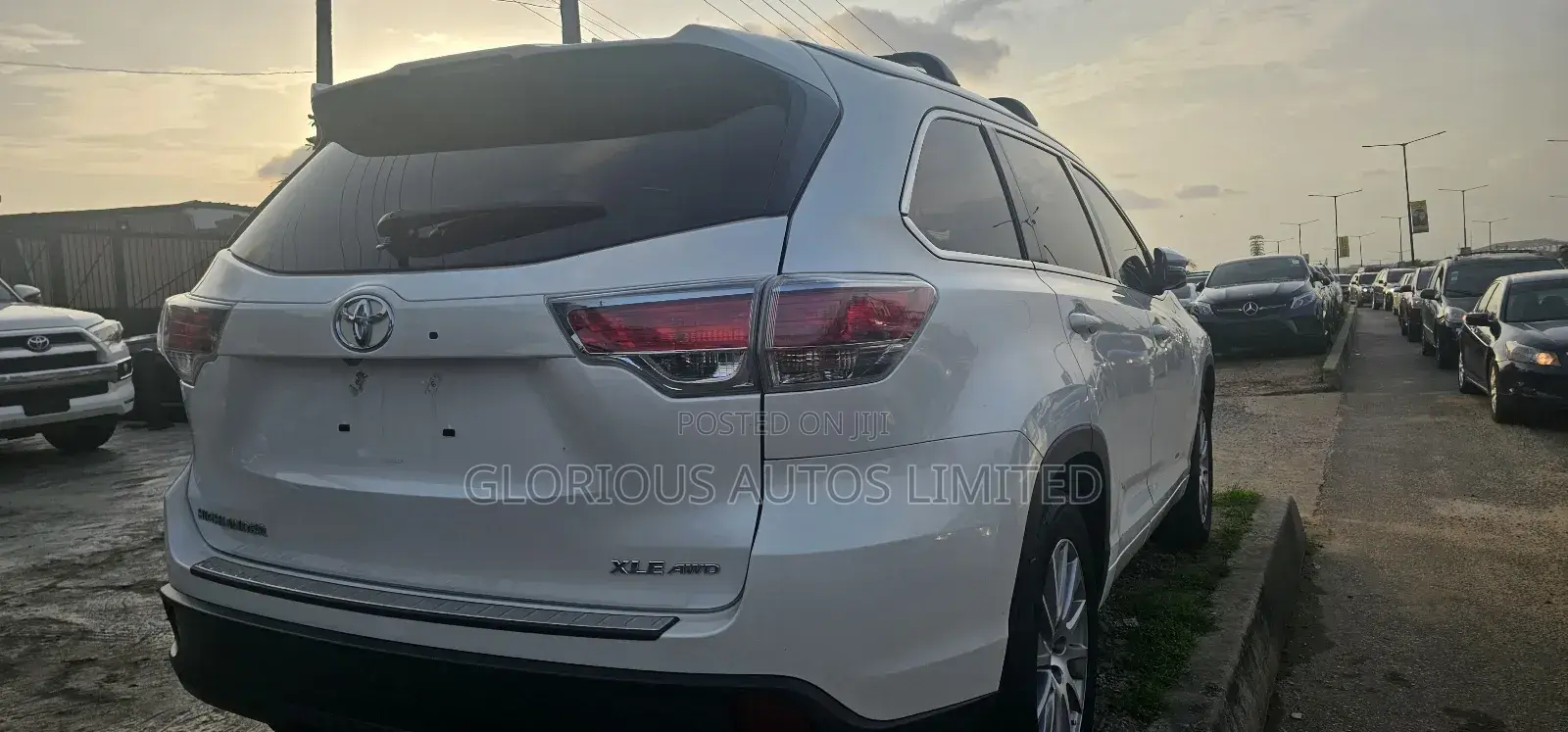 Toyota Highlander XLE V6 4x2 (3.5L 6cyl 6A) 2016 White
