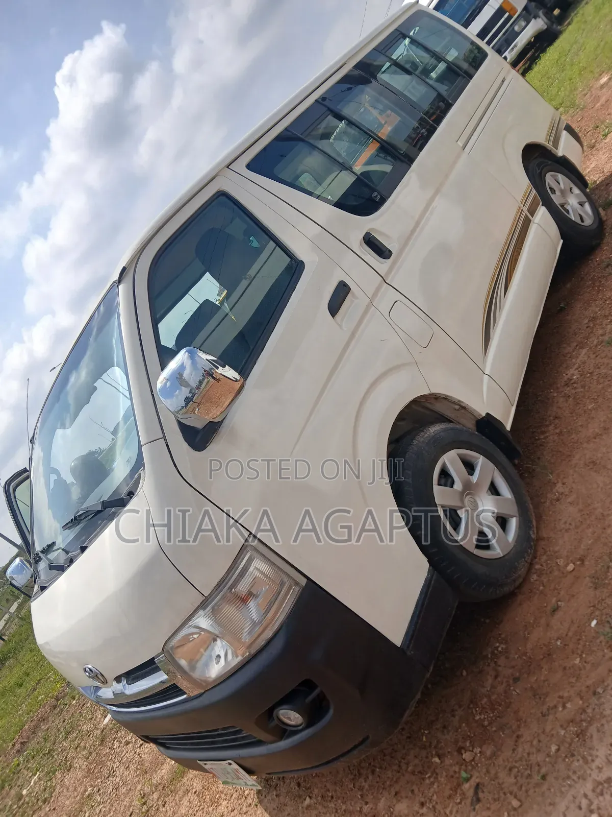 Toyota HiAce 2010 White