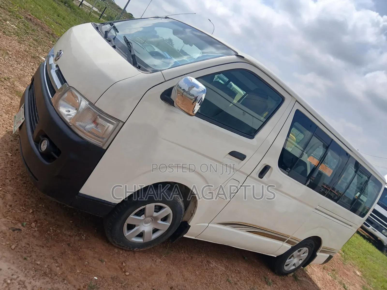 Toyota HiAce 2010 White