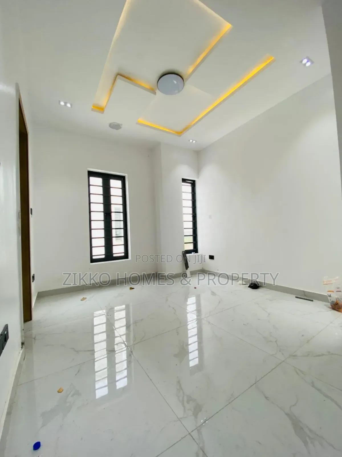 5bdrm Duplex in Chevron, Lekki for sale