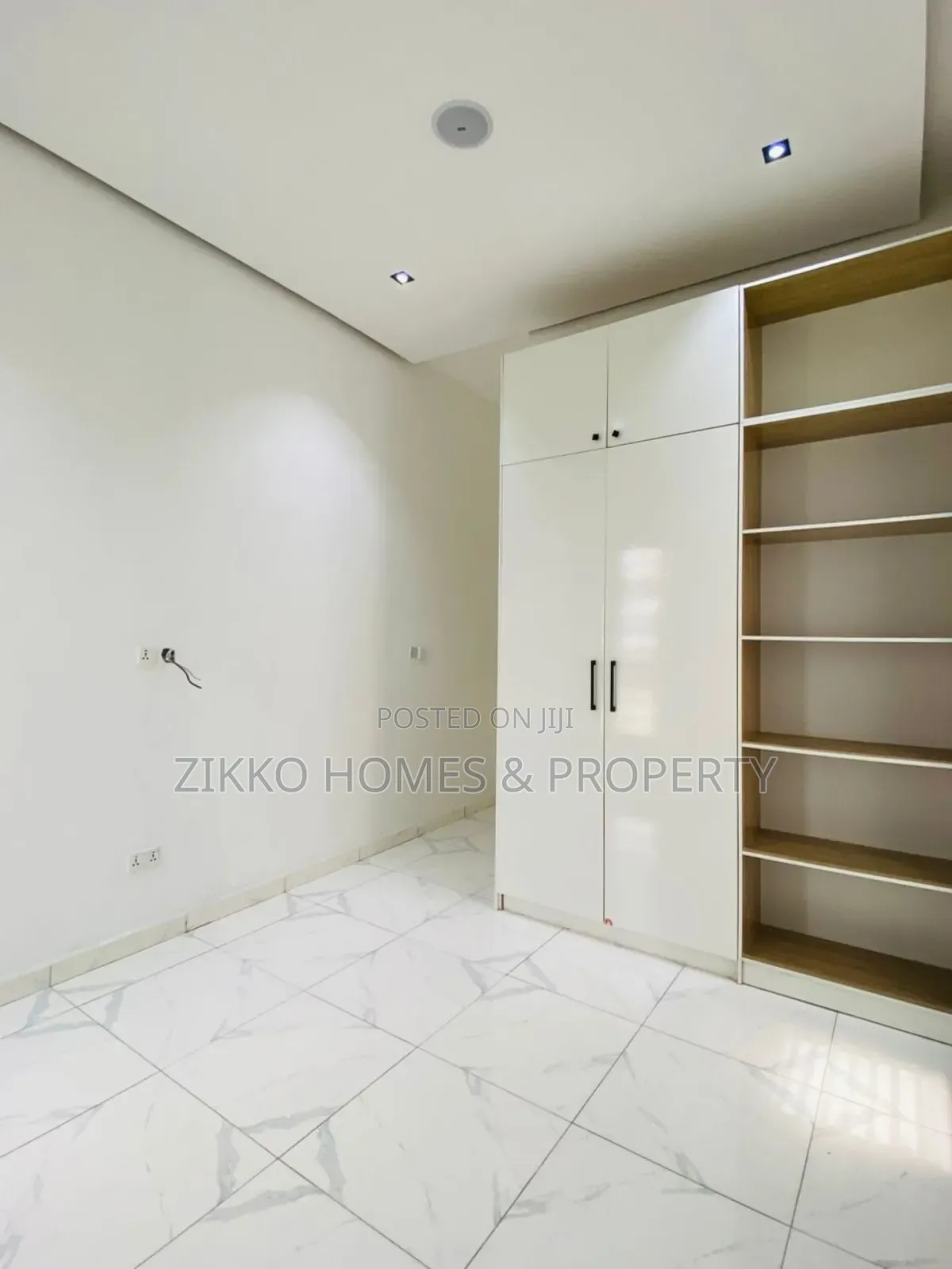 5bdrm Duplex in Chevron, Lekki for sale