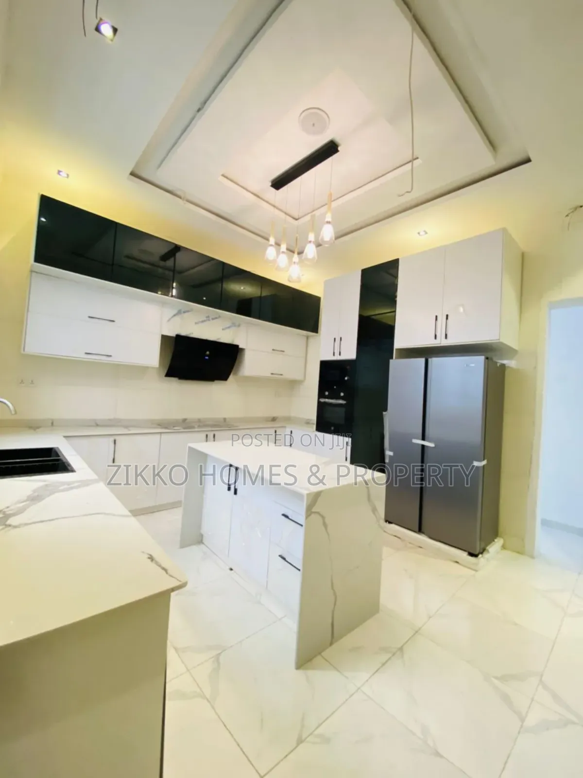 5bdrm Duplex in Chevron, Lekki for sale