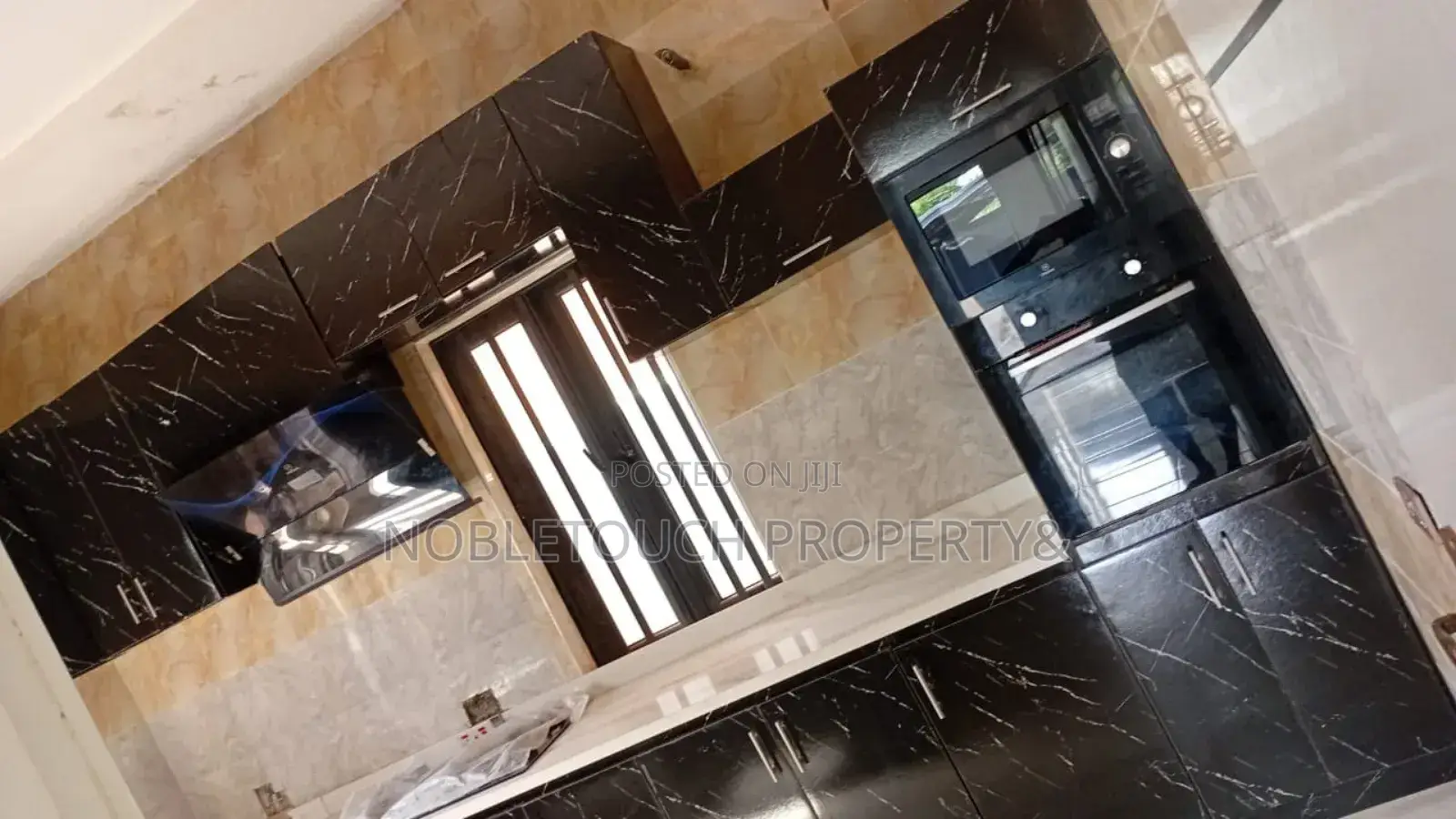 5bdrm Duplex in Lekki for sale
