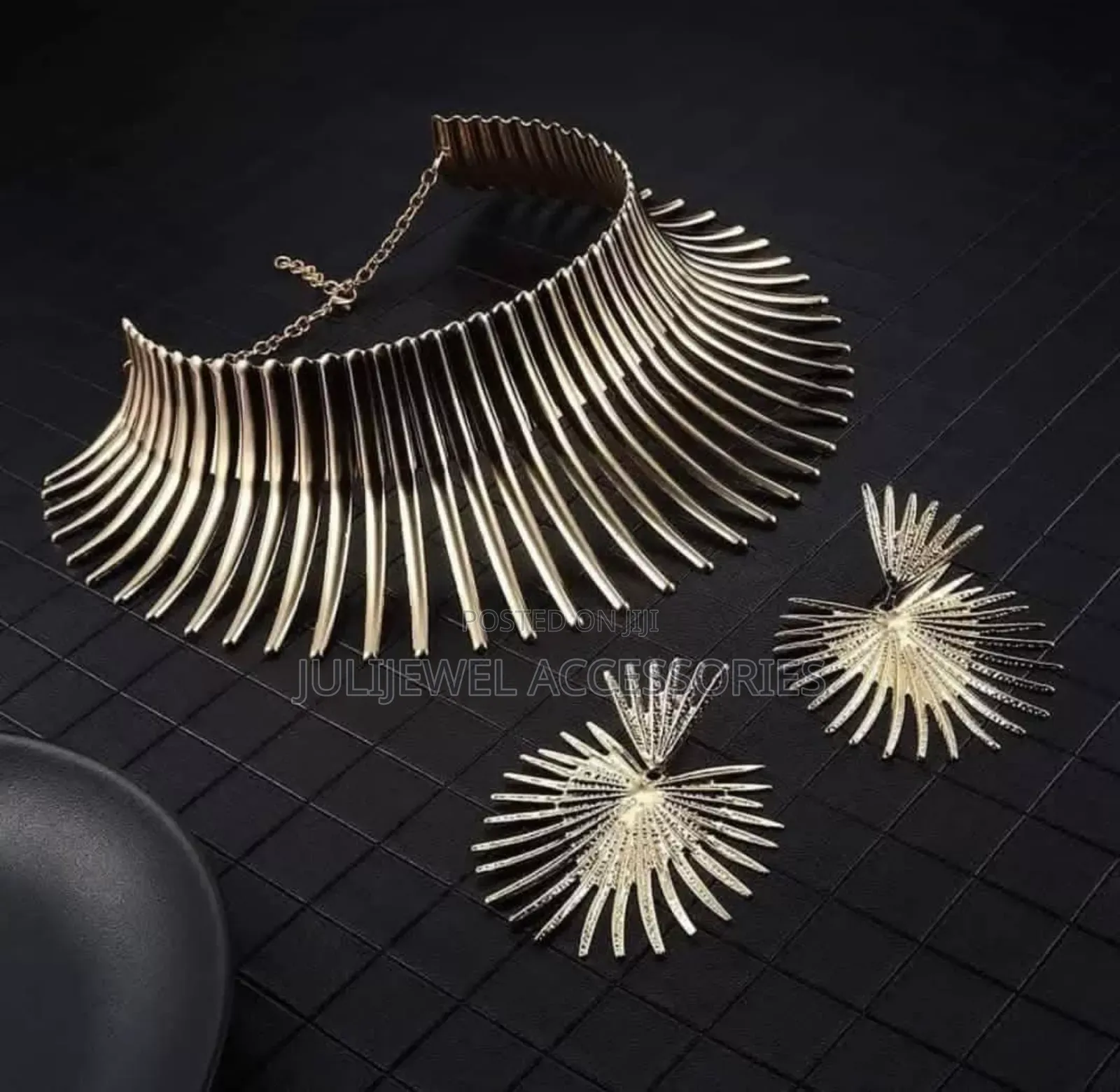 African Collar Choker Necklace and Earrings for Ladies Culture