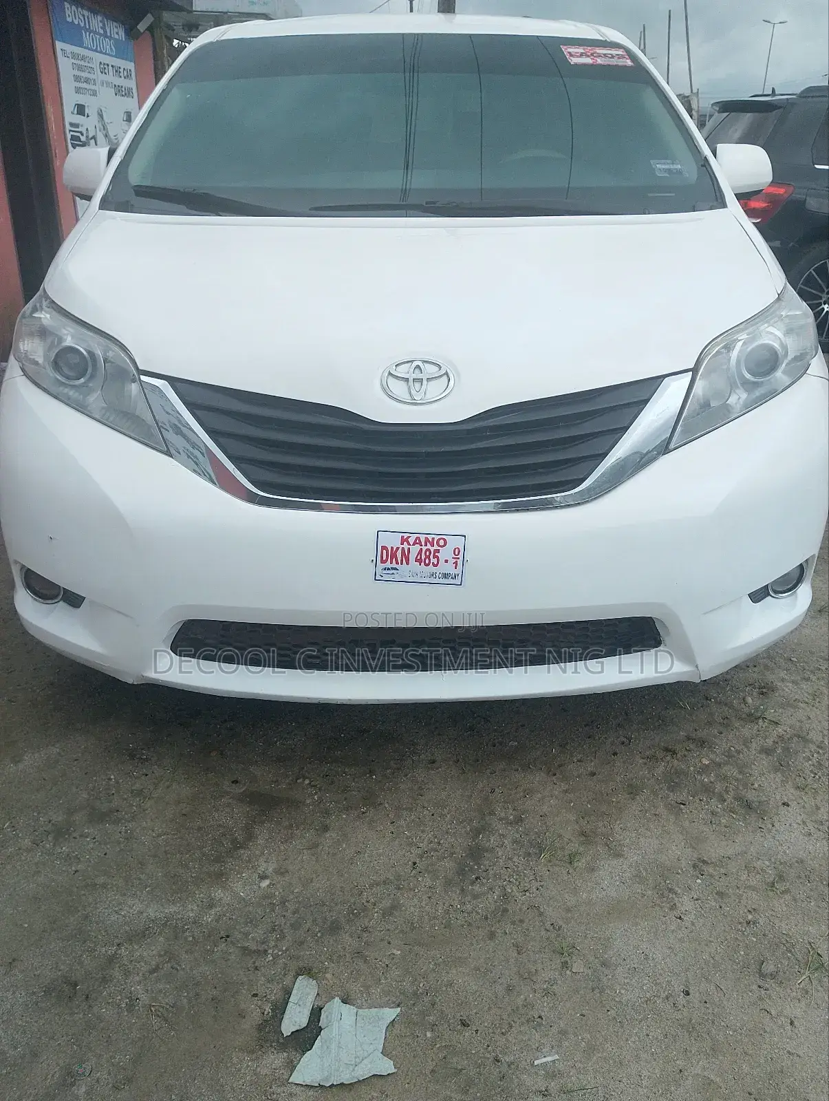 Toyota Sienna LE 8 Passenger 2012 White