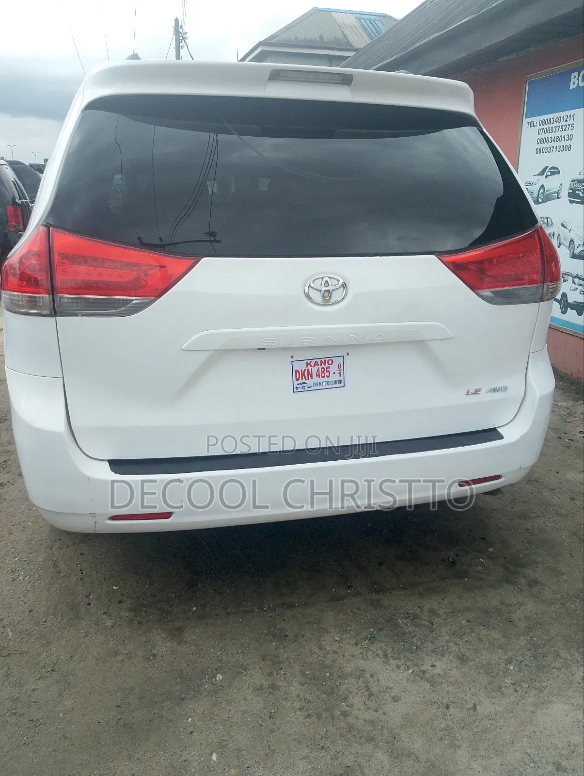 Toyota Sienna LE 8 Passenger 2012 White