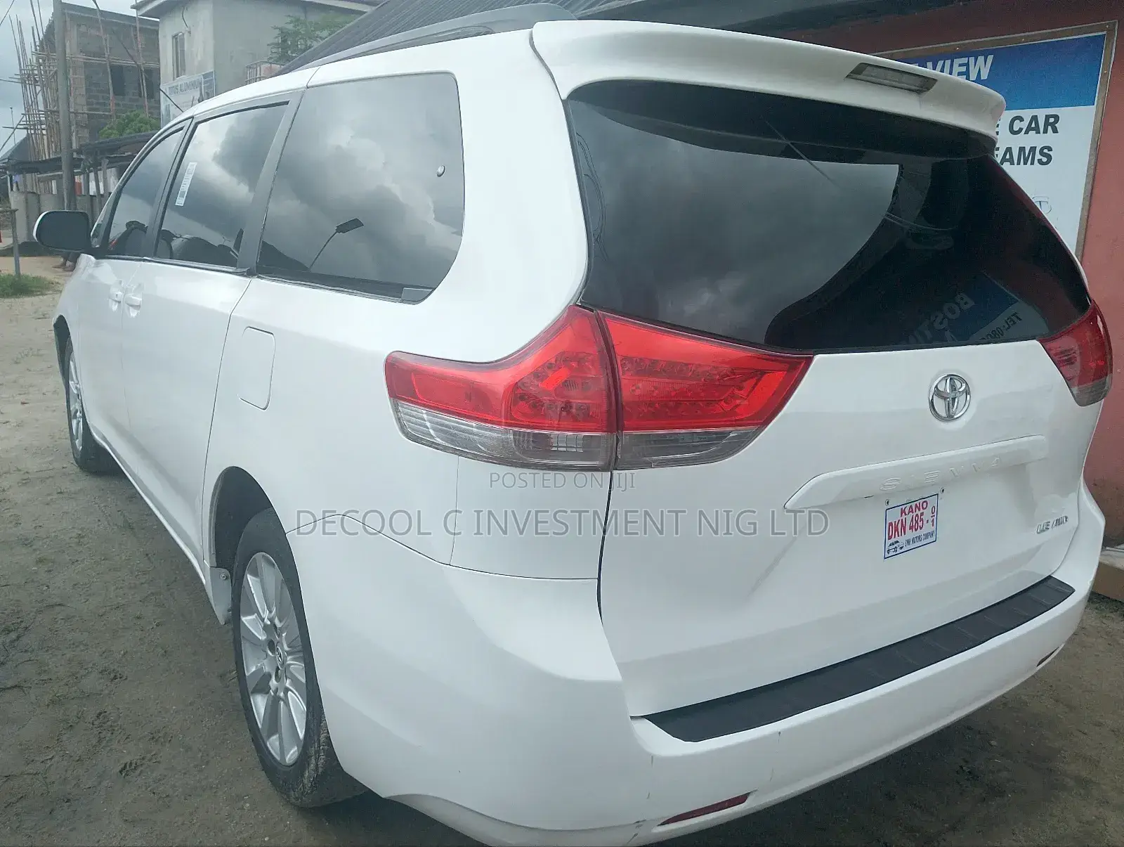 Toyota Sienna LE 8 Passenger 2012 White