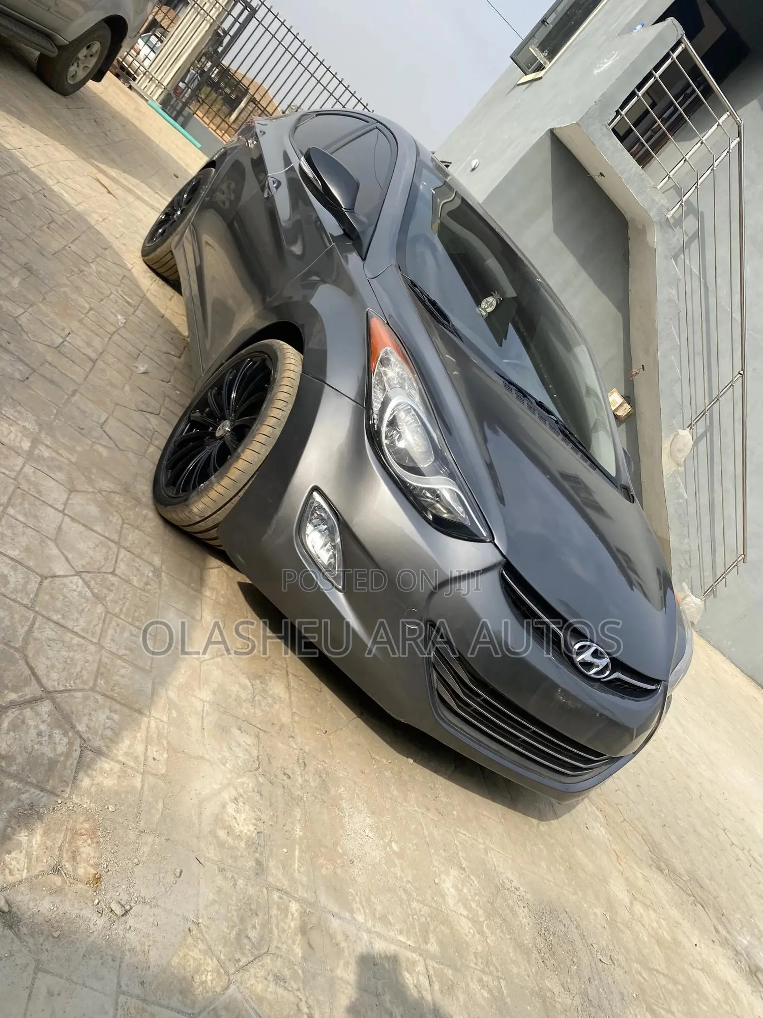 Hyundai Elantra Limited 4dr Sedan (1.8L 4cyl 6A) 2014 Gray