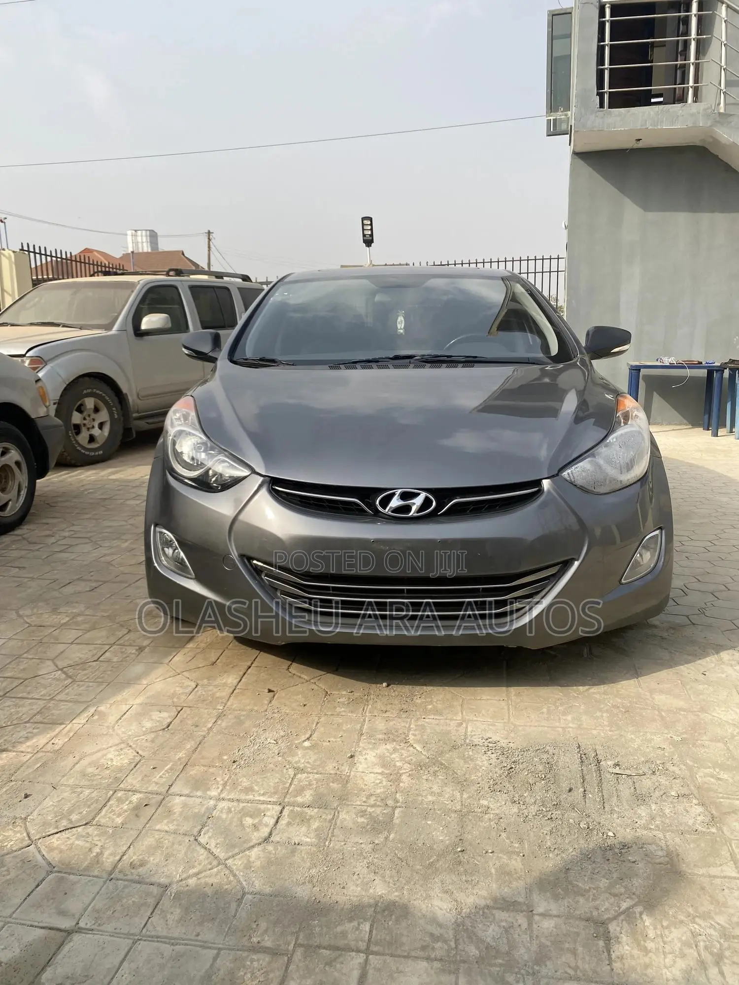 Hyundai Elantra Limited 4dr Sedan (1.8L 4cyl 6A) 2014 Gray