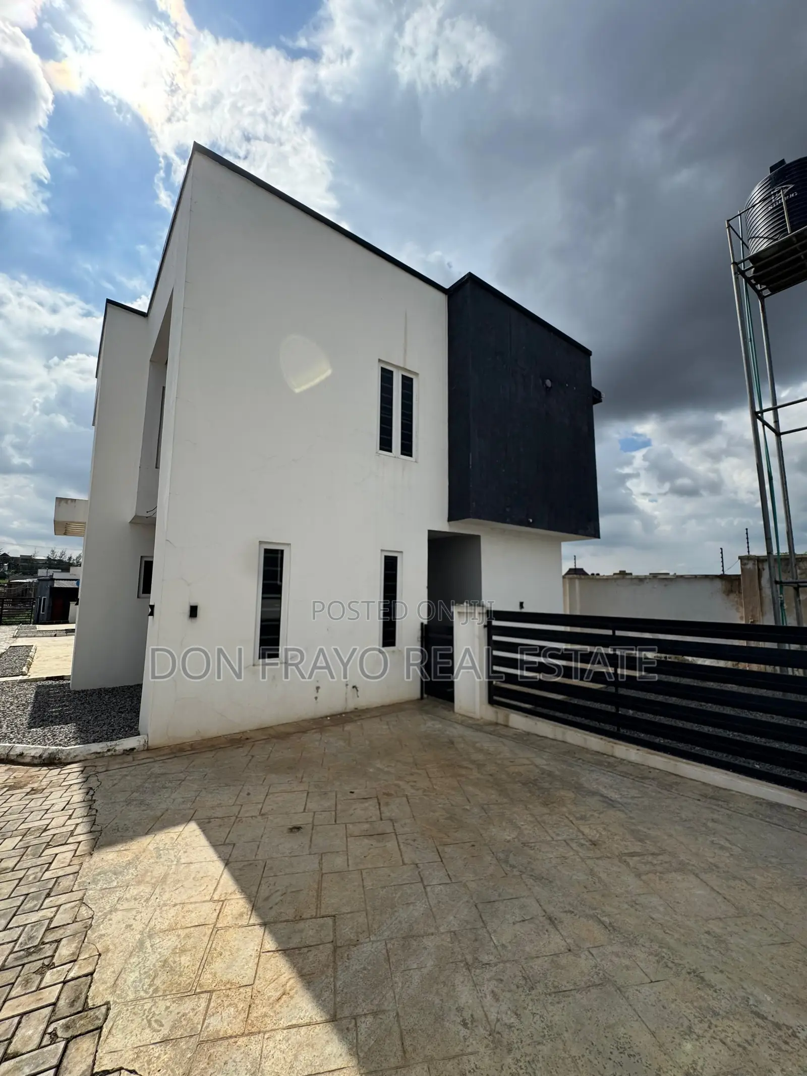 4bdrm Duplex in Carlton Gate Estate, Akobo for sale