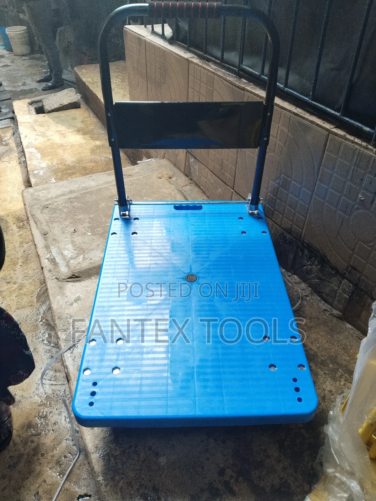 300 Kg Flat Trolly ( Plastic Body).