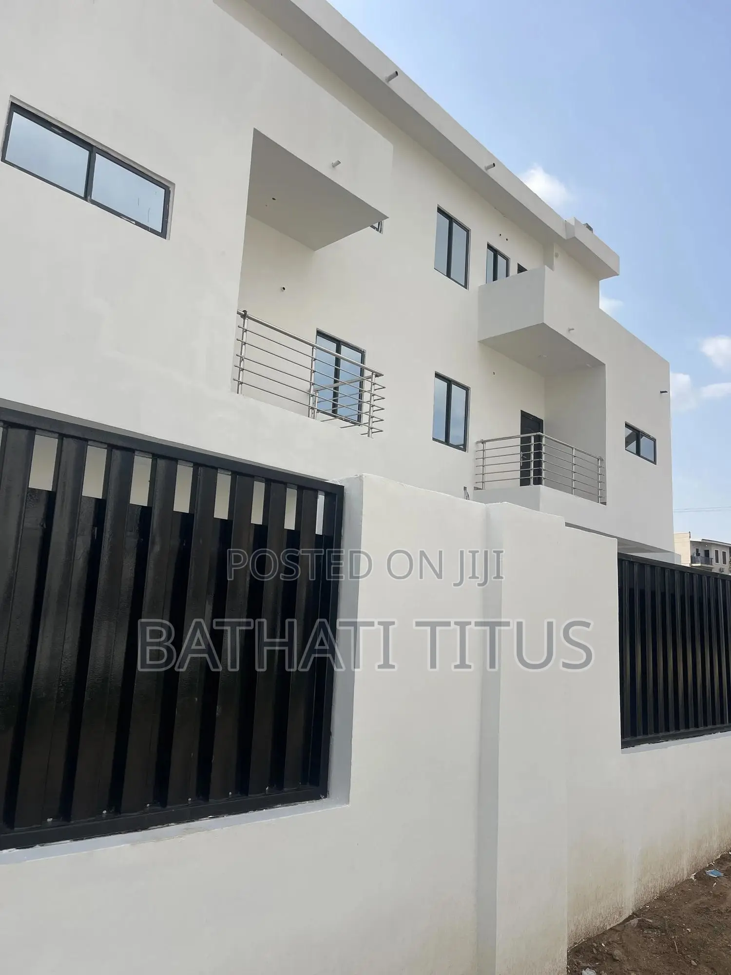 4bdrm Duplex in Life Camp for sale