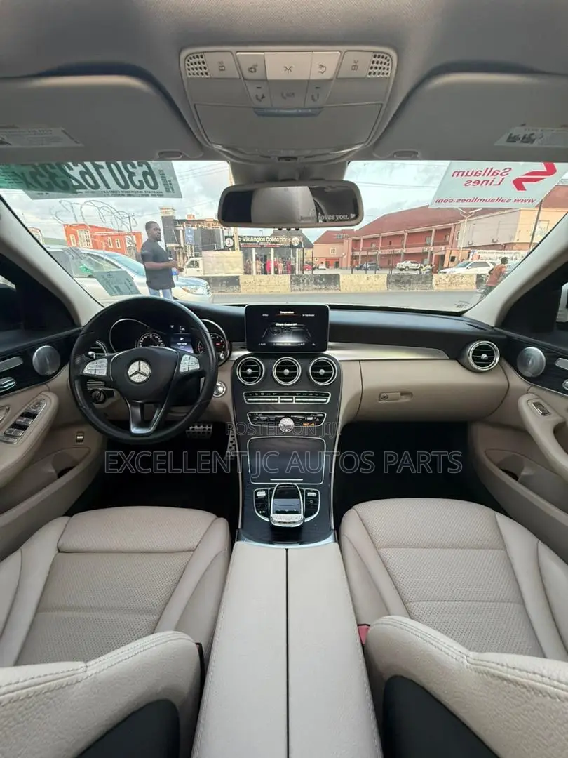 Mercedes-Benz C300 Luxury Sedan RWD (2.0L 4cyl 7A) 2016 White