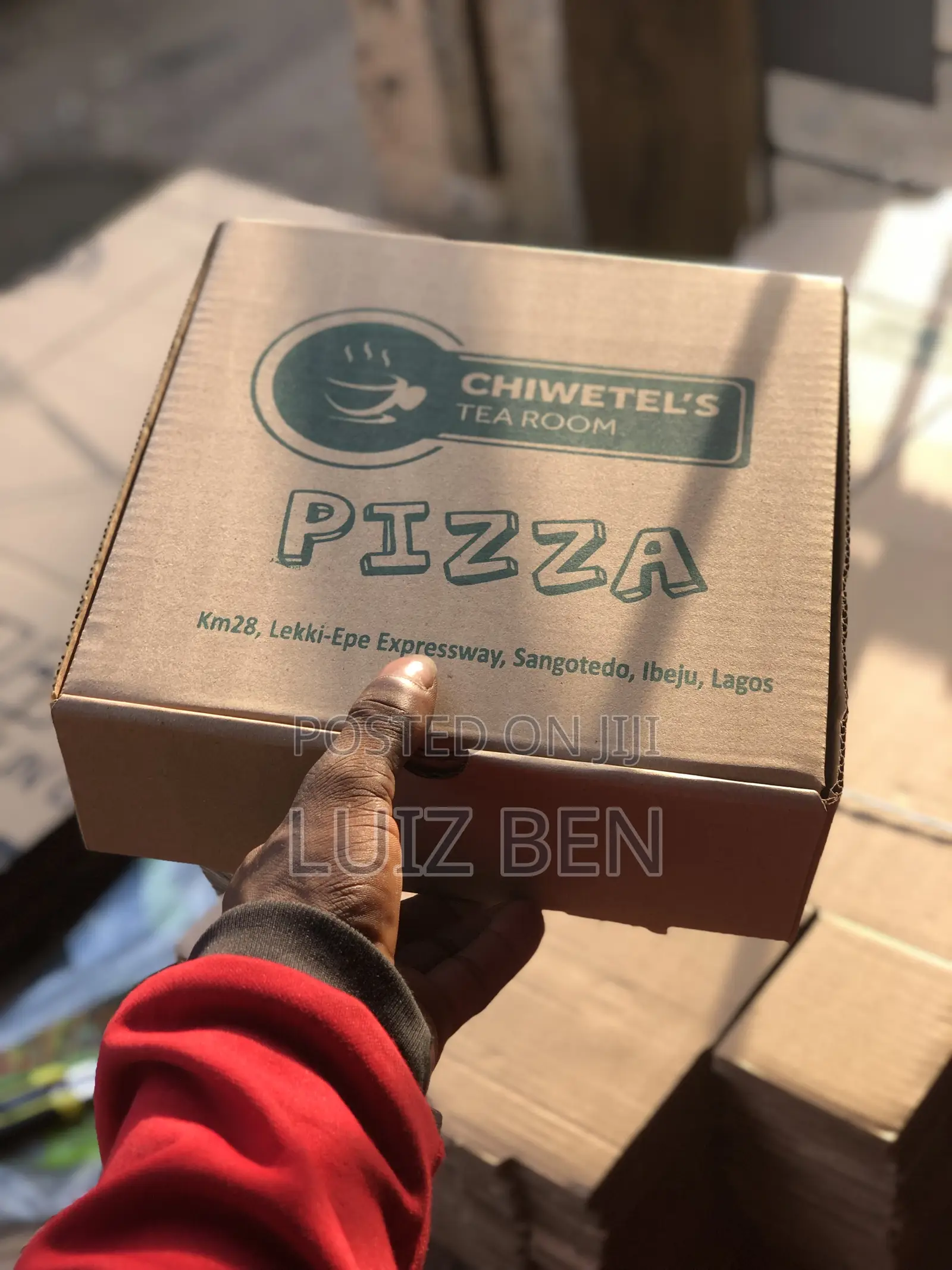 Very Neat and Affordable Size 10 and 15 Pizza Box