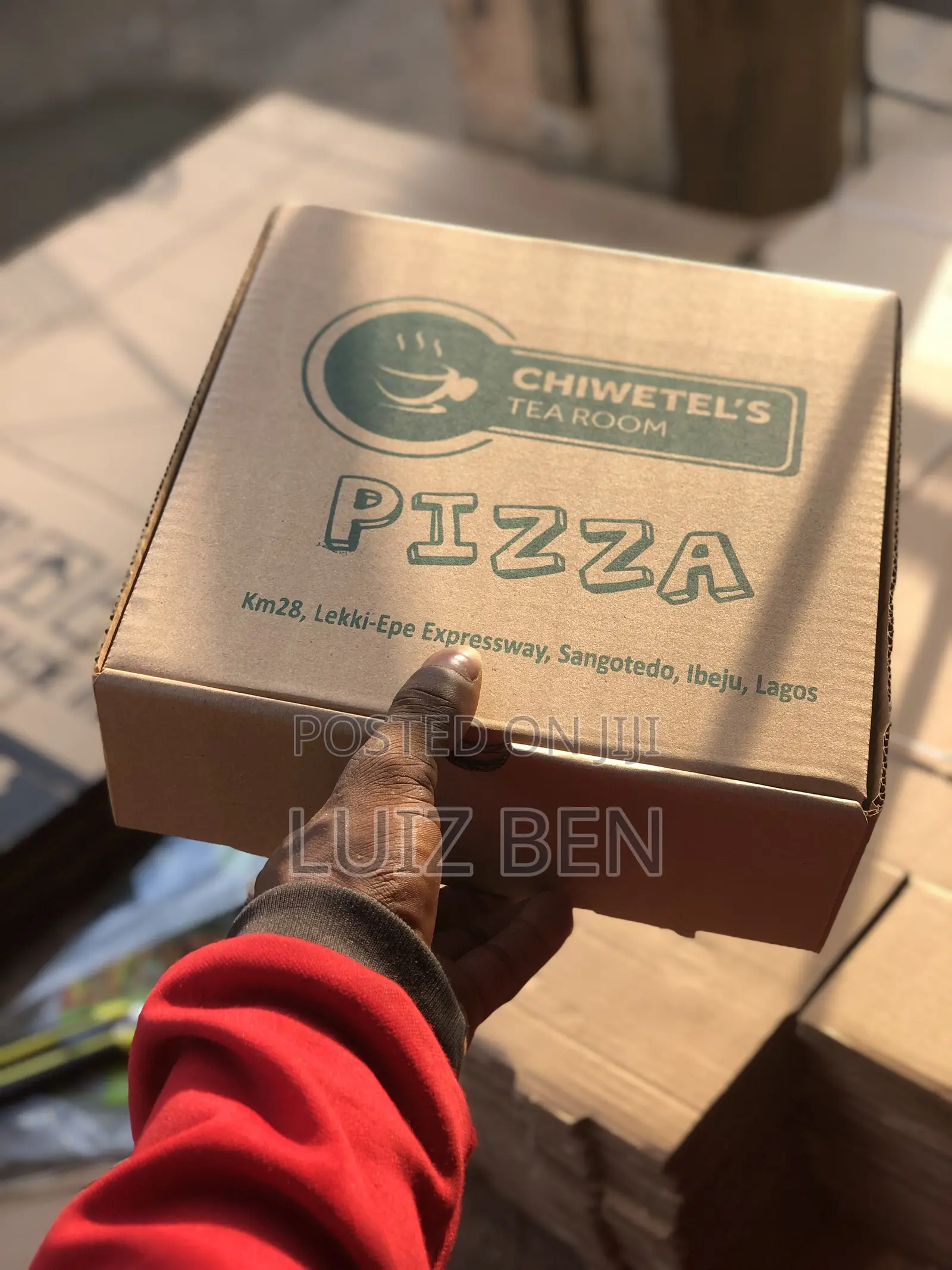 Very Neat and Affordable Size 10 and 15 Pizza Box