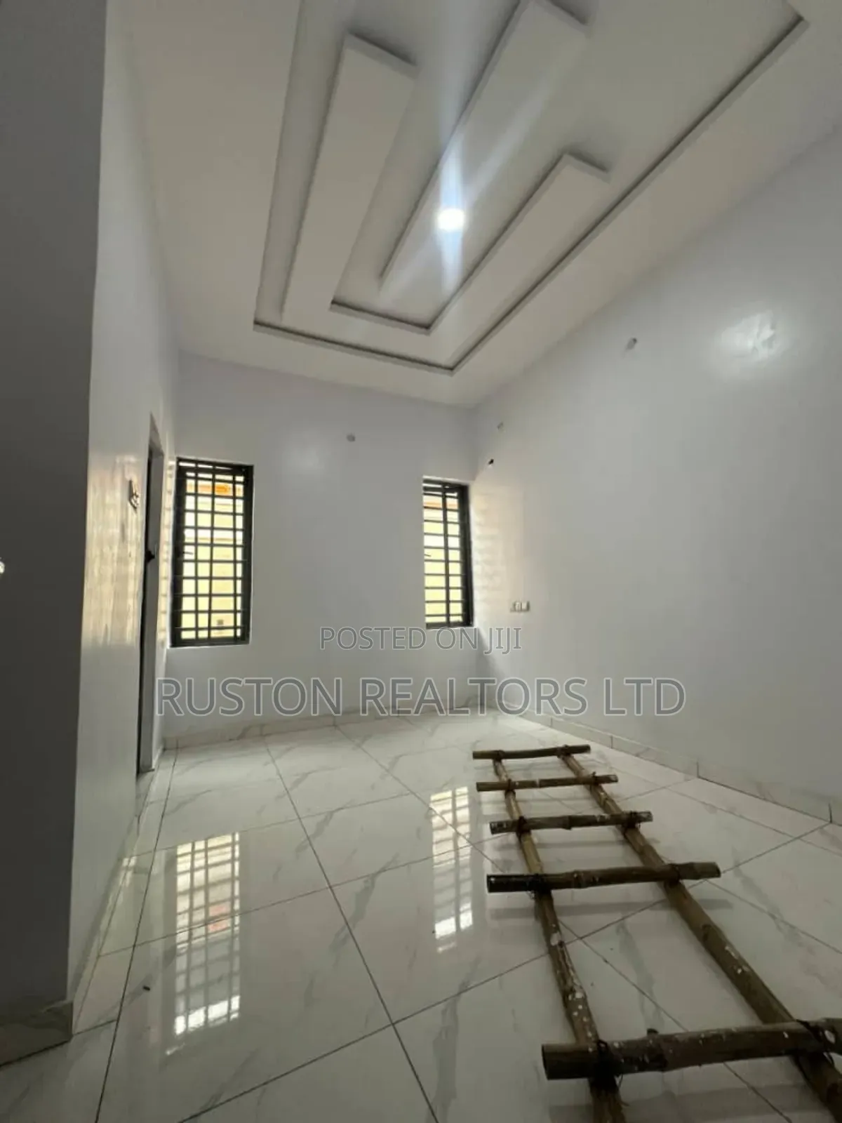 4bdrm Bungalow in Idishin for sale