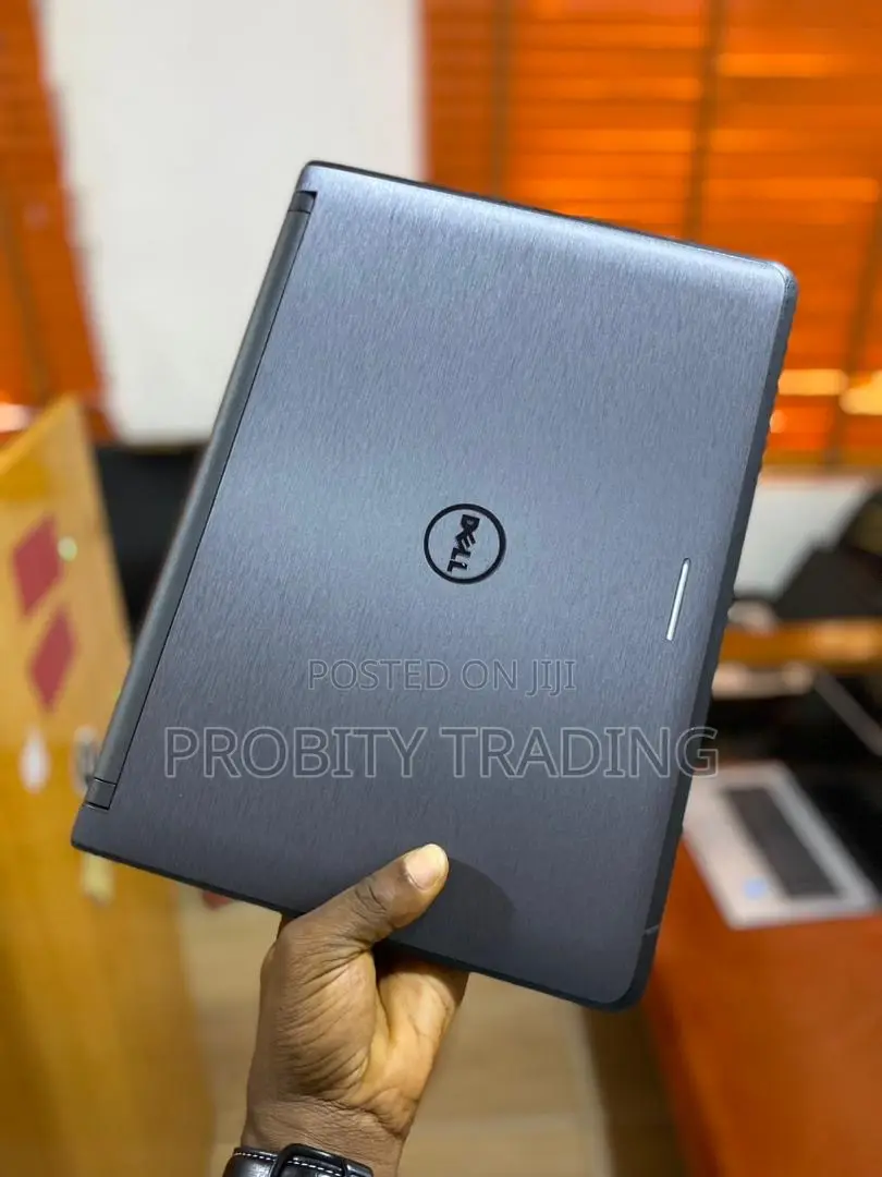 Laptop Dell Latitude 3350 8GB Intel Core i3 HDD 500GB