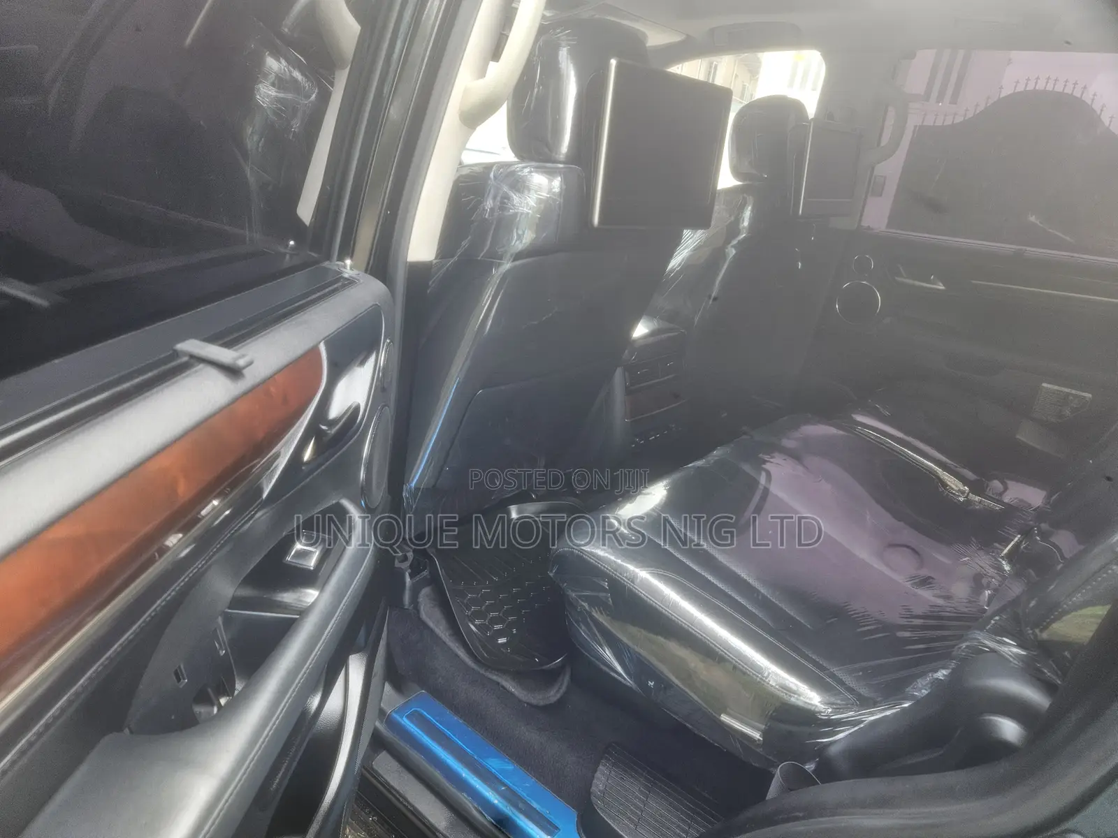 Lexus LX 570 (5 seats) AWD 2016 Black