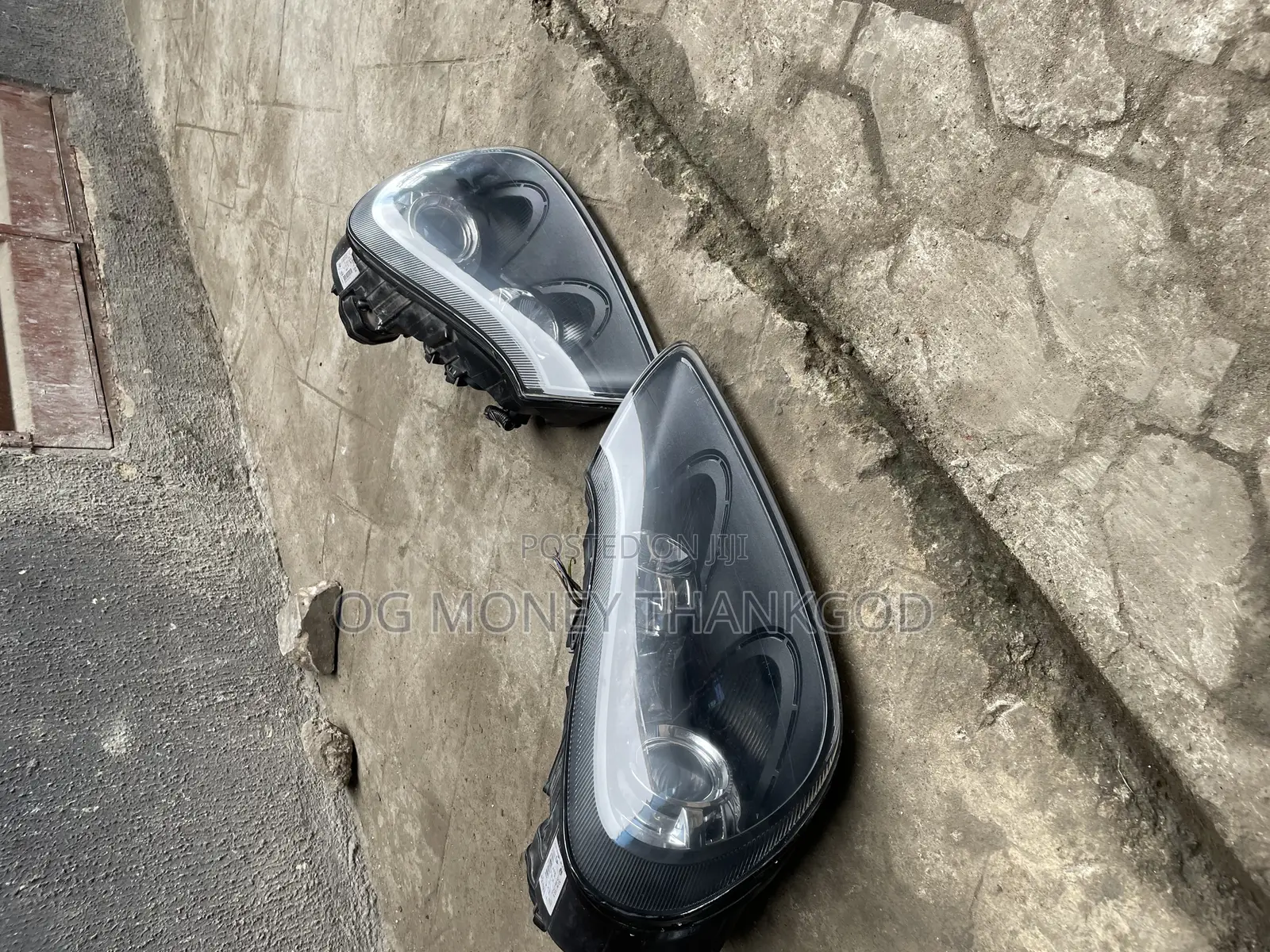 Headlight Porsche Cayenne 2010