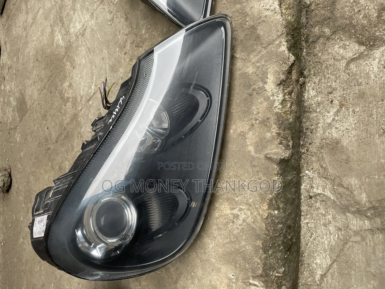 Headlight Porsche Cayenne 2010