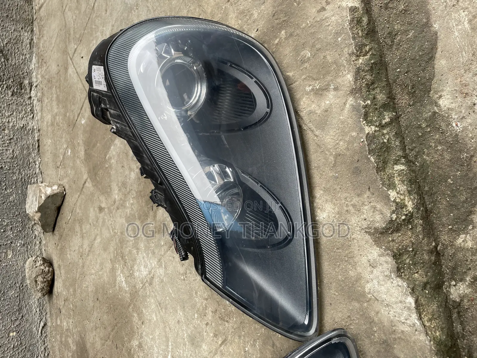 Headlight Porsche Cayenne 2010