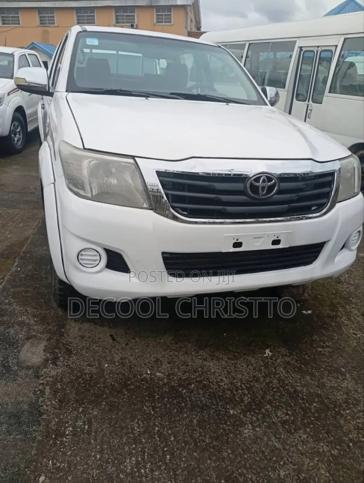 Toyota Hilux 2.5 D-4D 4X4 SRX 2012 White