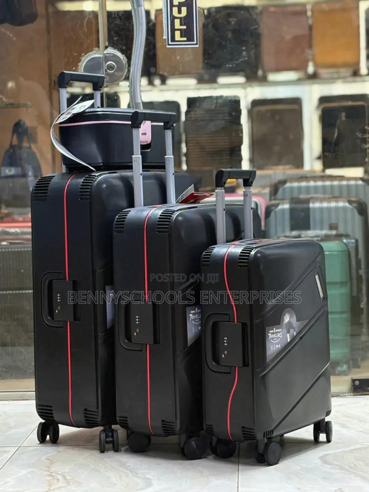 Luxurious Set of 4 Travelling Luggage Boxes