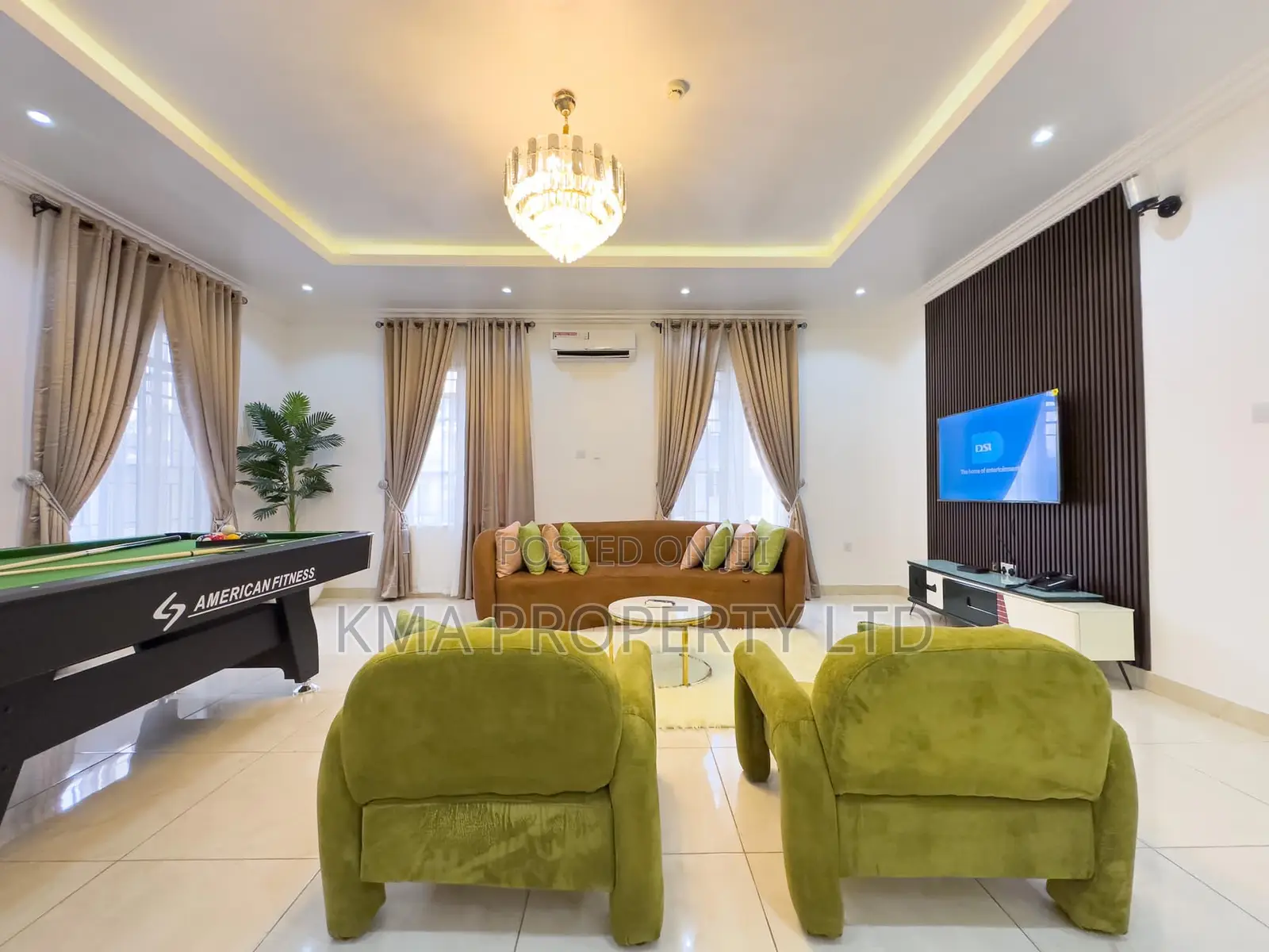 Luxurious 2 Bedroom Apartment With Snooker