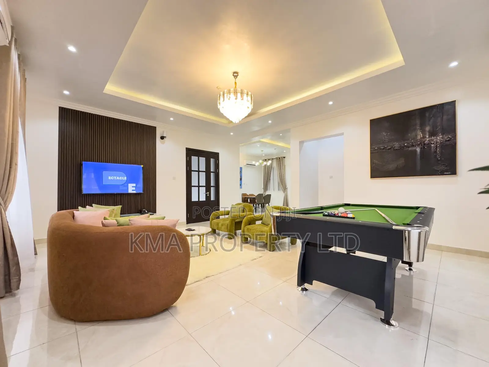 Luxurious 2 Bedroom Apartment With Snooker