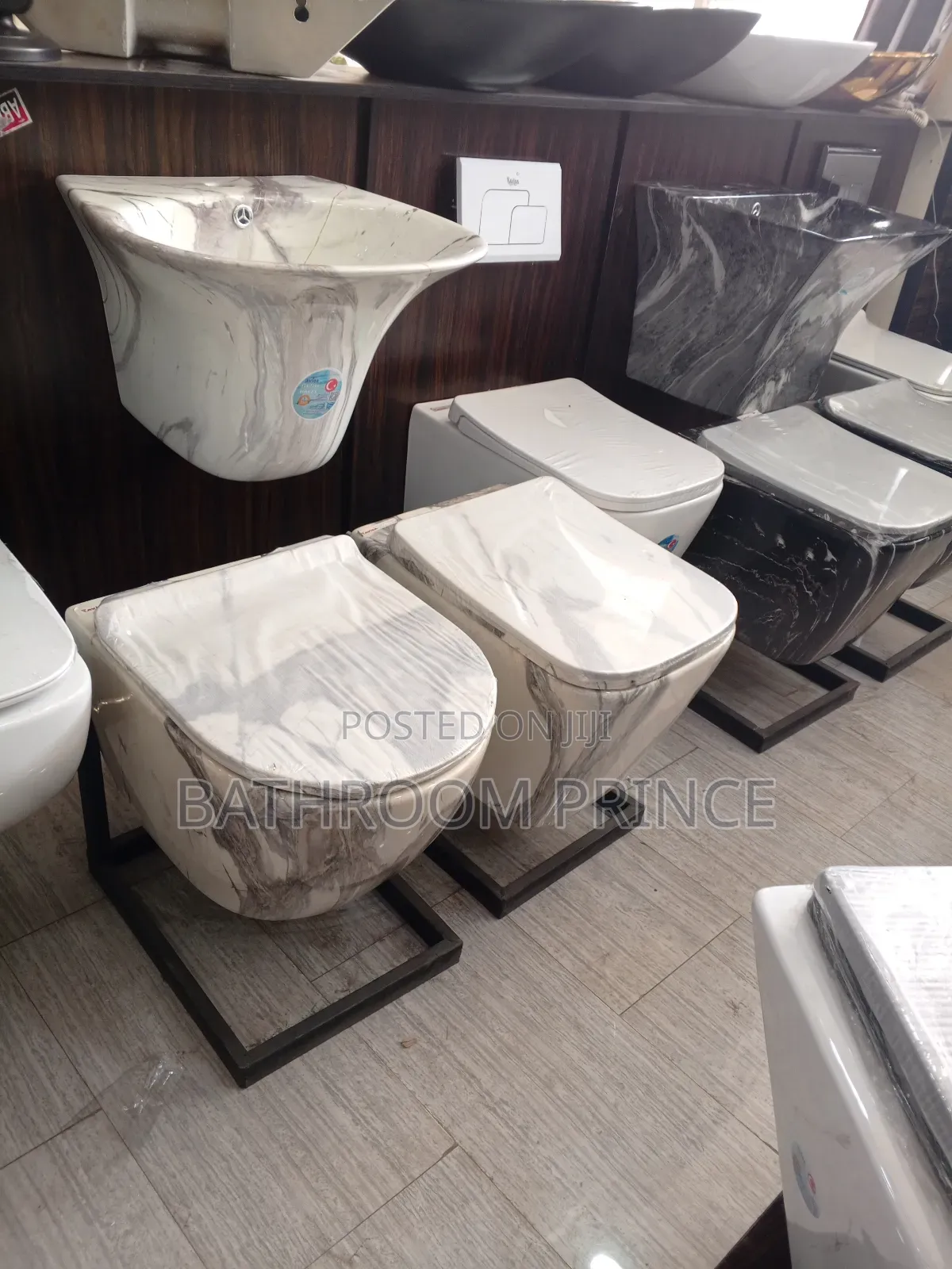 Luxury Conceal Water Closet With Wall Hung Basin